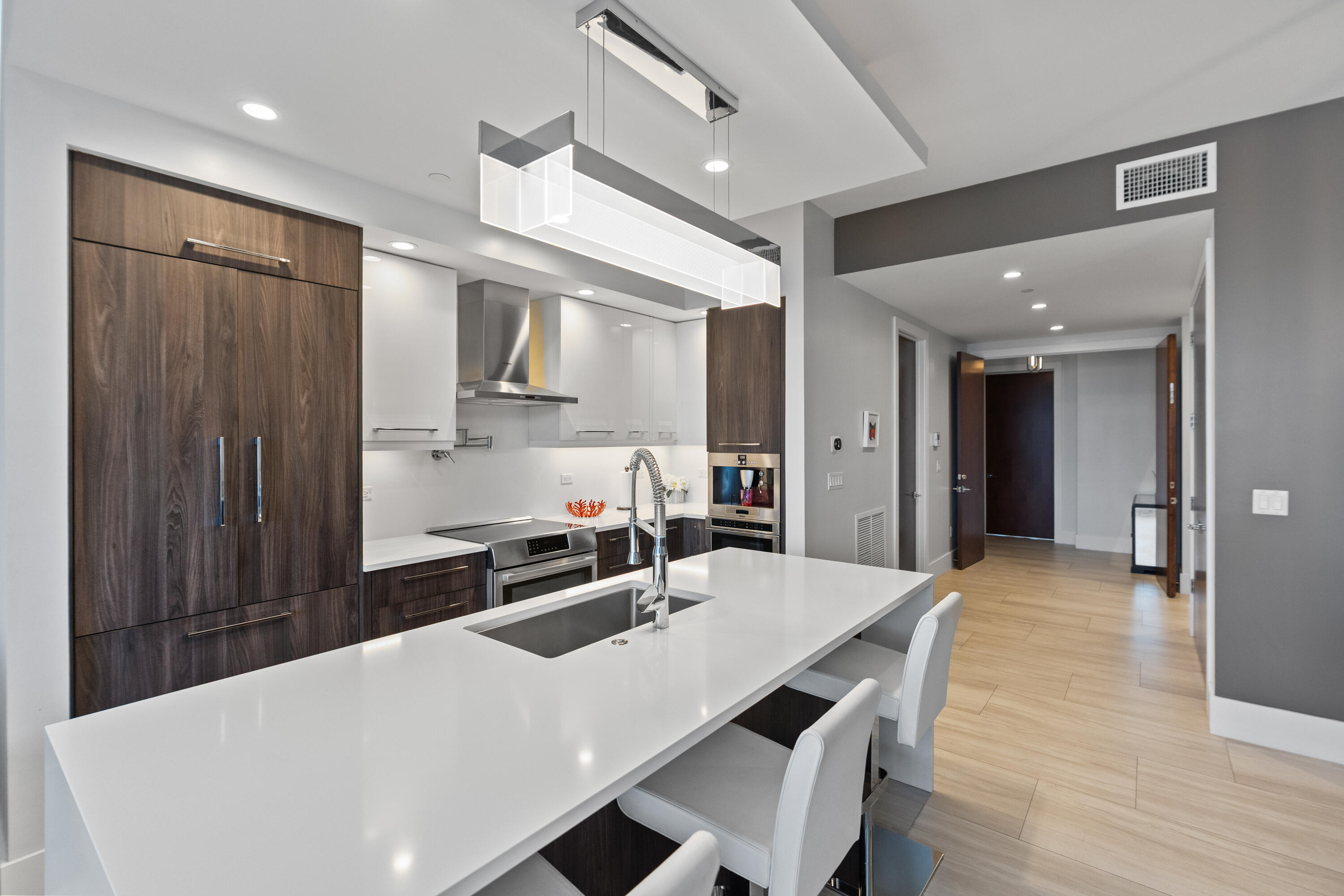 2770 NE 14TH #203, Fort Lauderdale FL 33304
