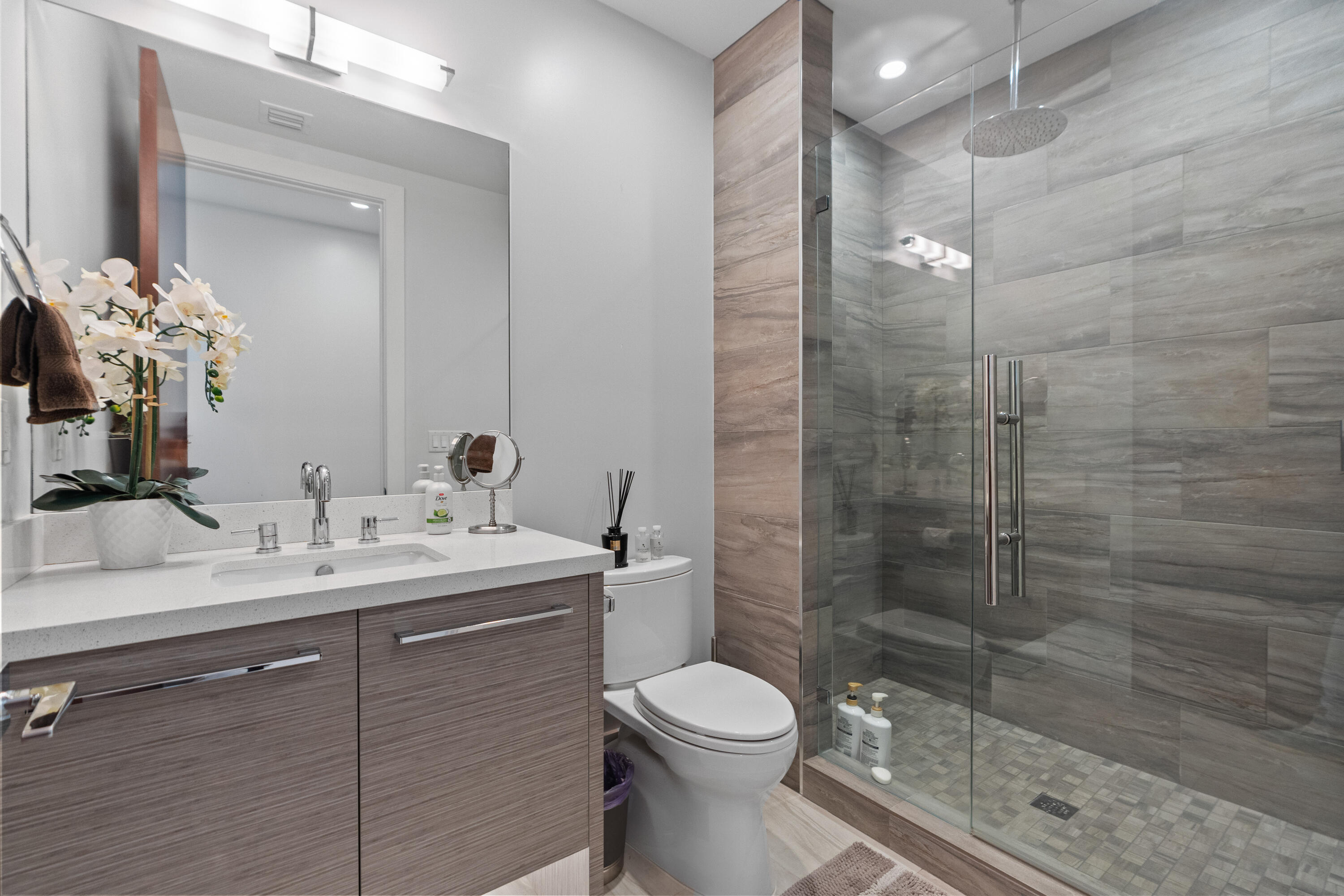 2770 NE 14TH #203, Fort Lauderdale FL 33304