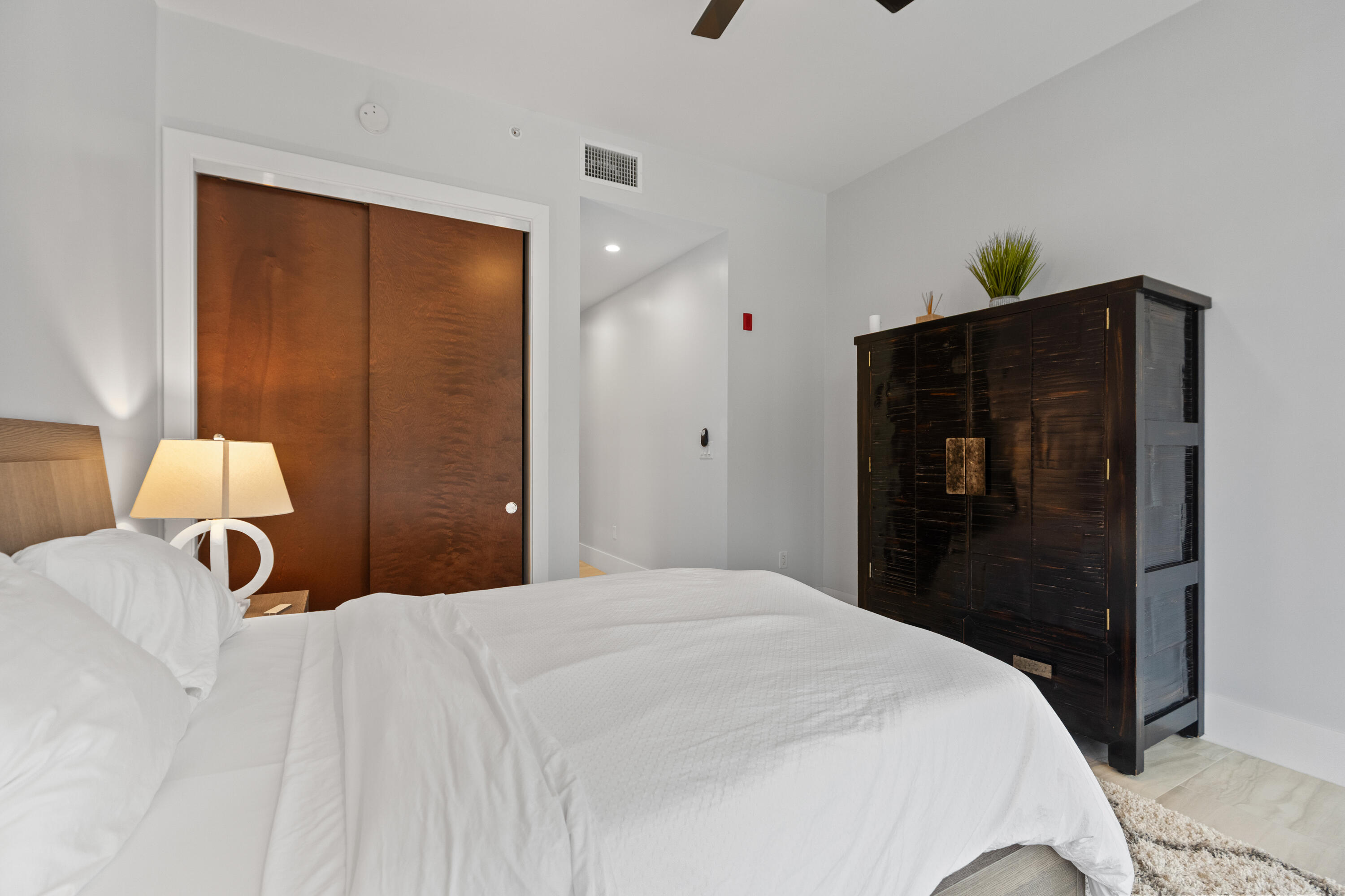2770 NE 14TH #203, Fort Lauderdale FL 33304