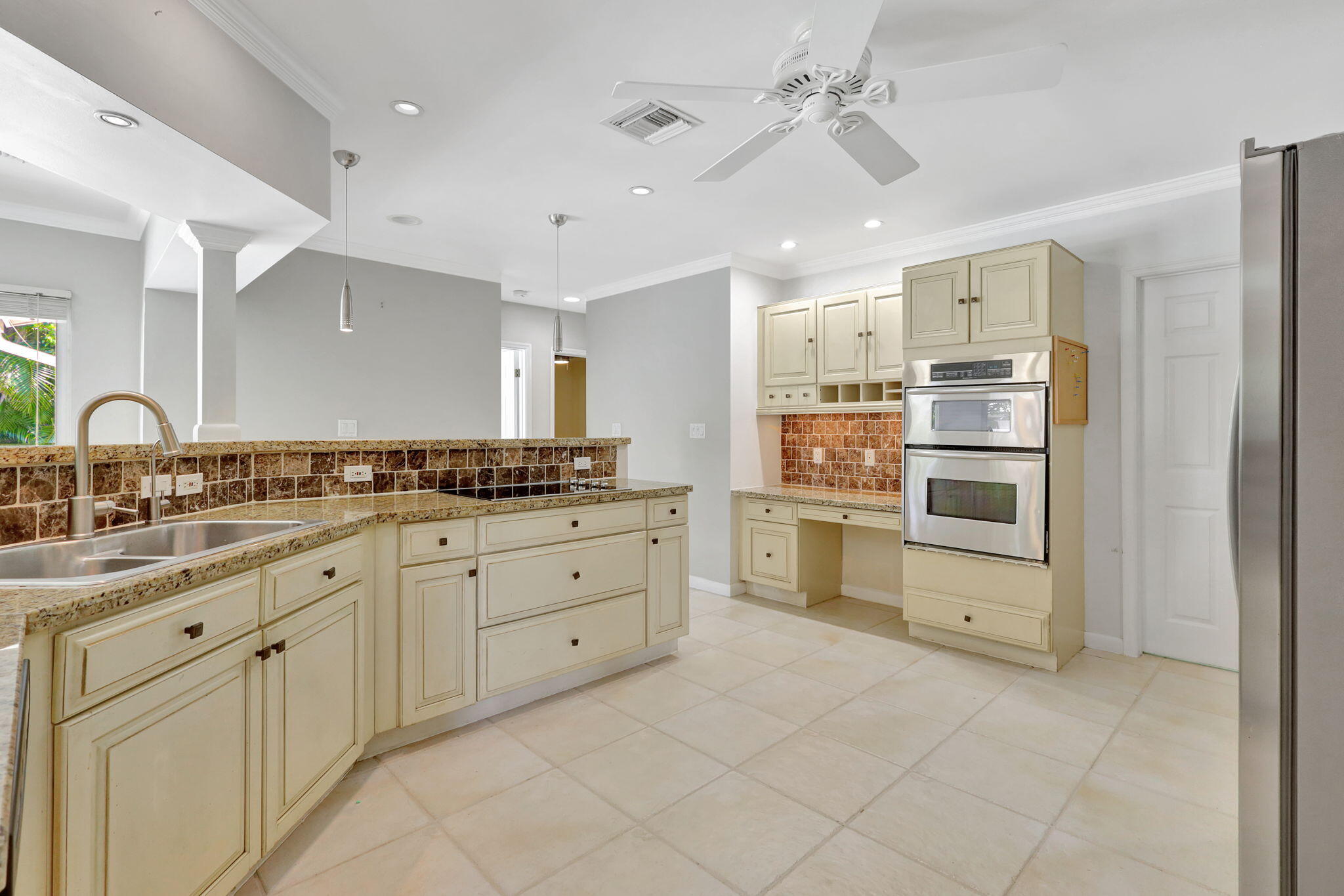 3841 NE 6TH, Boca Raton FL 33431