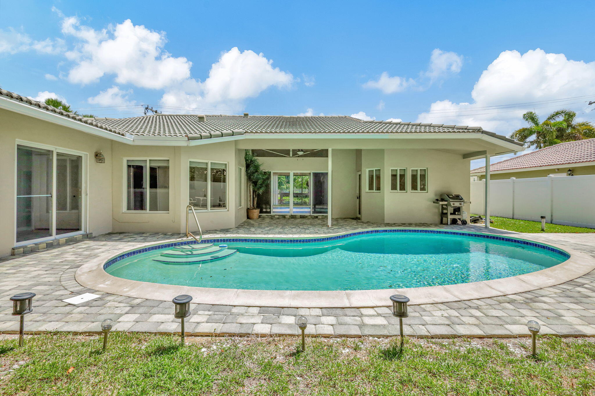 3841 NE 6TH, Boca Raton FL 33431