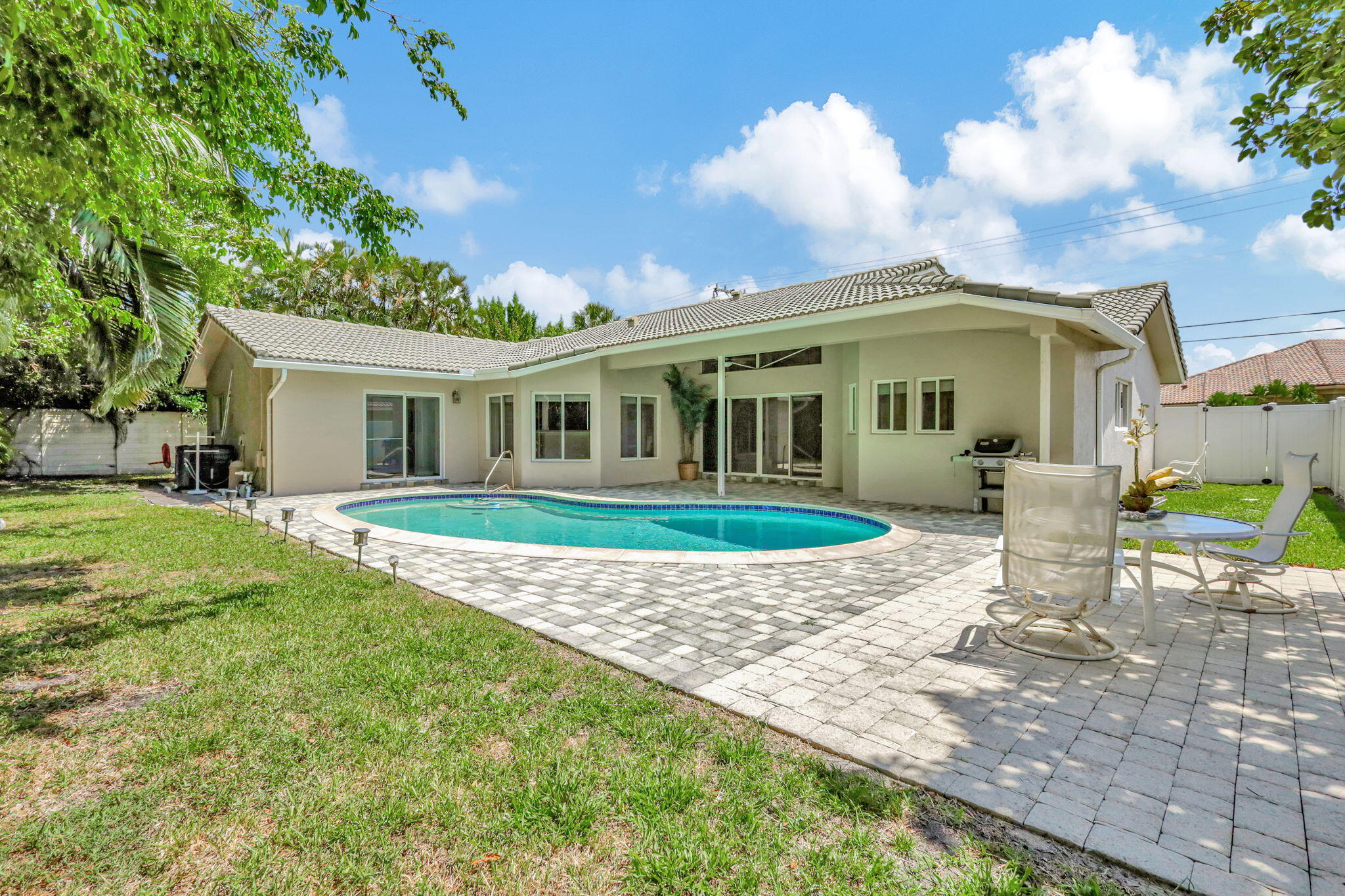 3841 NE 6TH, Boca Raton FL 33431