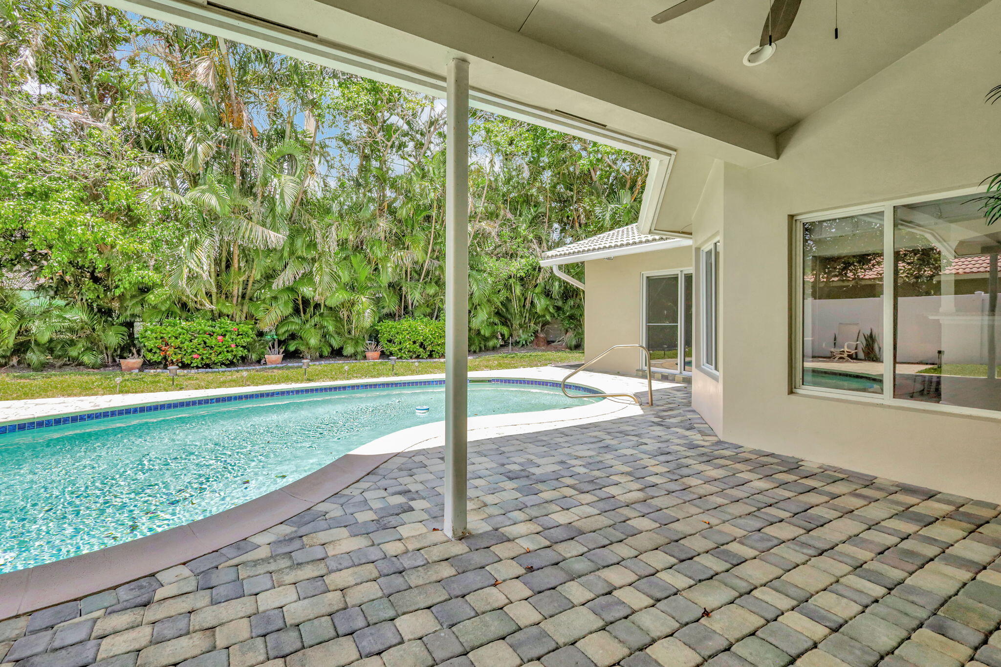 3841 NE 6TH, Boca Raton FL 33431