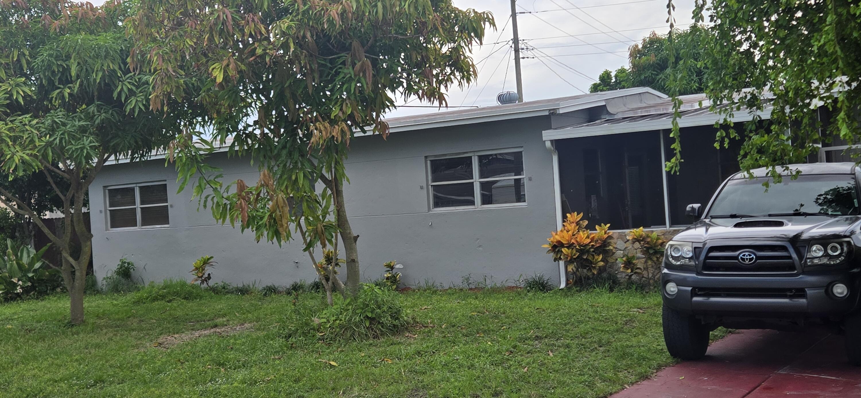 1408 W Broome, Lantana FL 33462