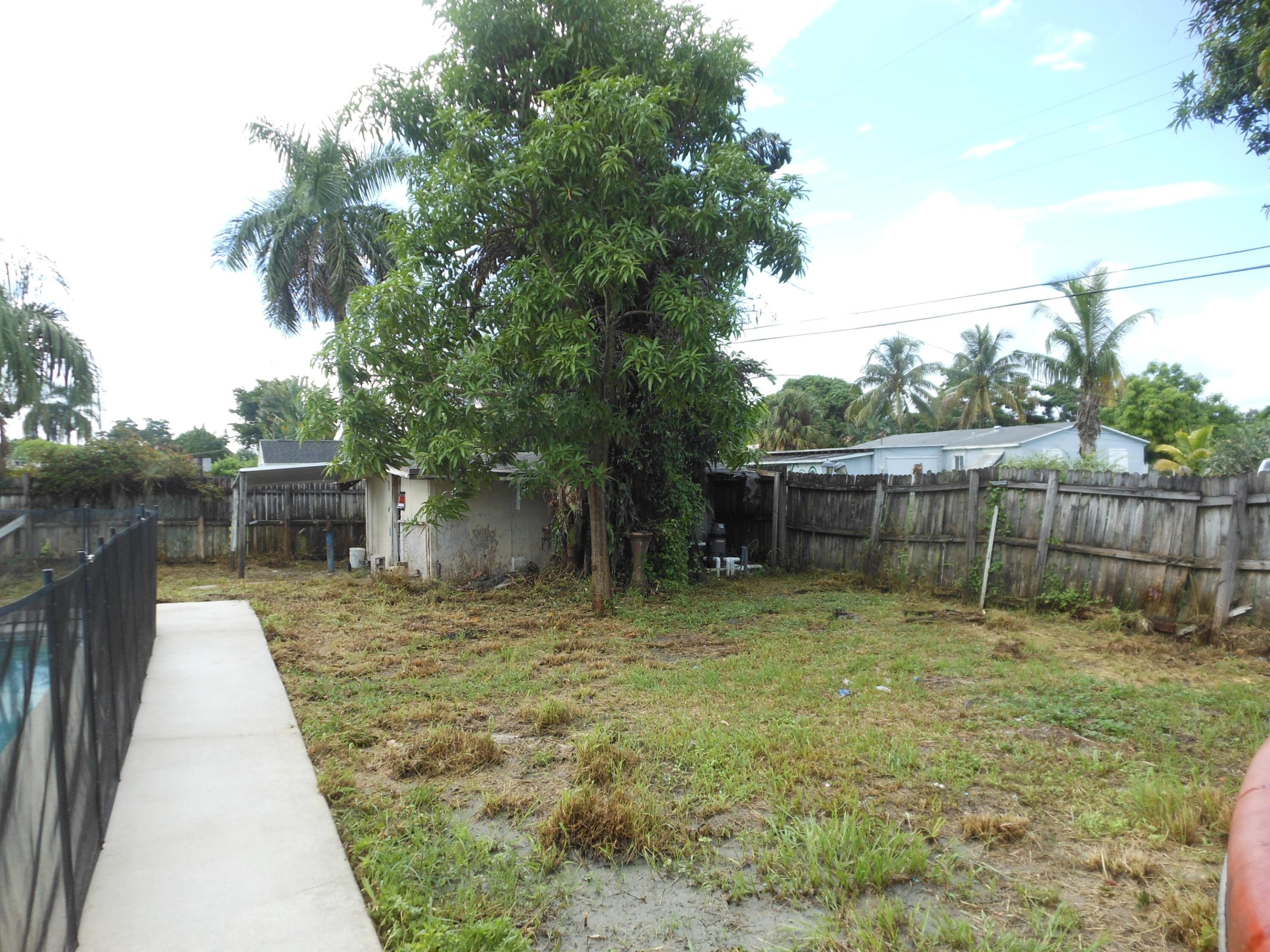 2829 SHAWNEE, West Palm Beach FL 33406