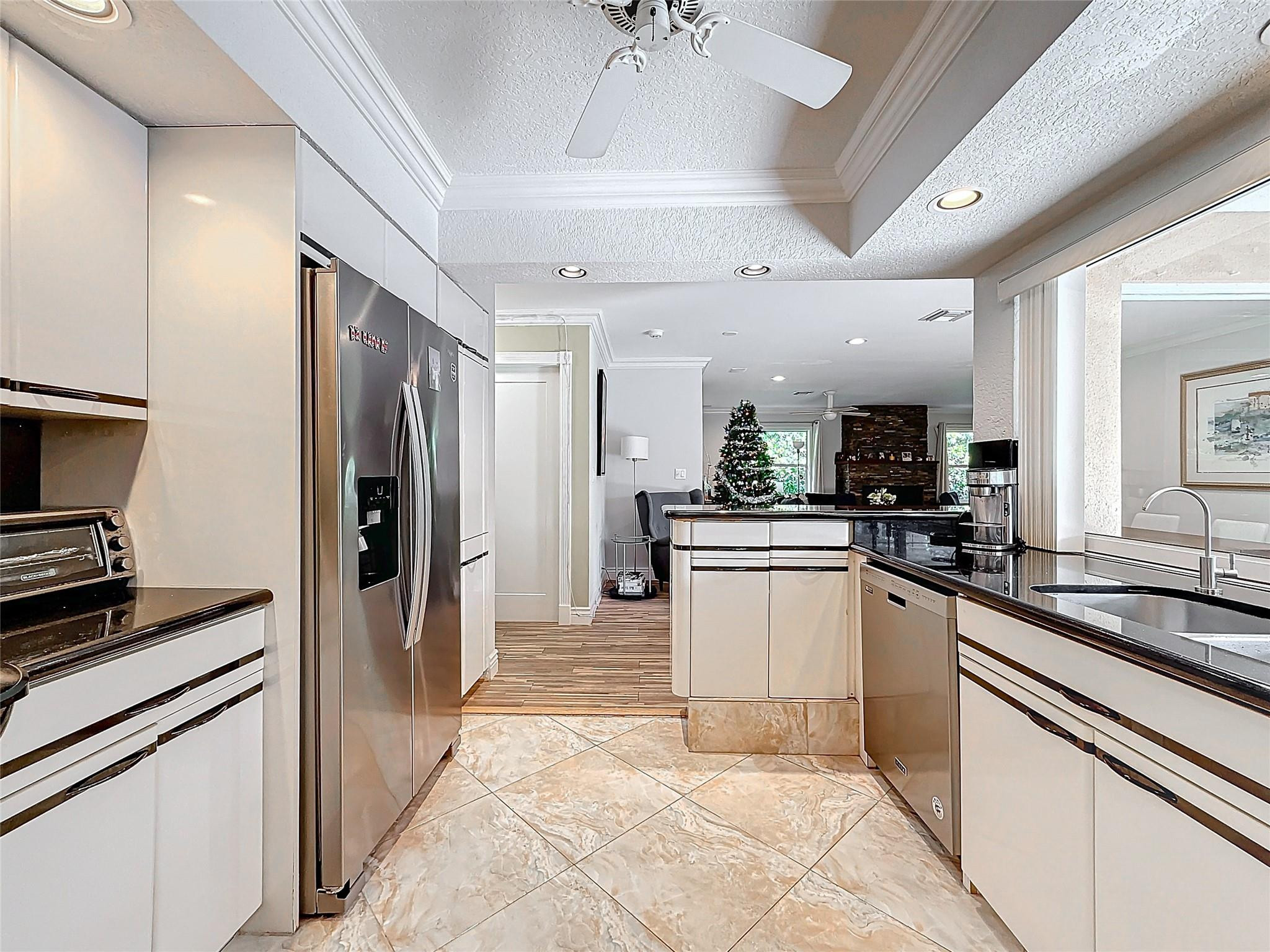 4100 NE 25TH, Lighthouse Point FL 33064