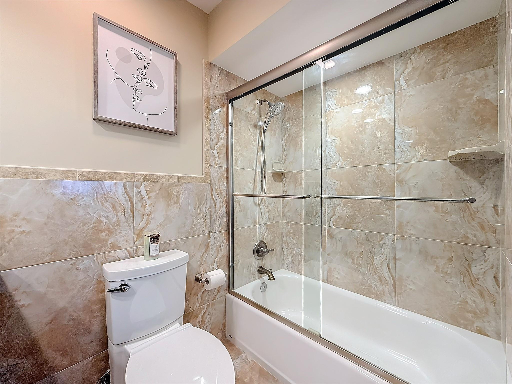 4100 NE 25TH, Lighthouse Point FL 33064