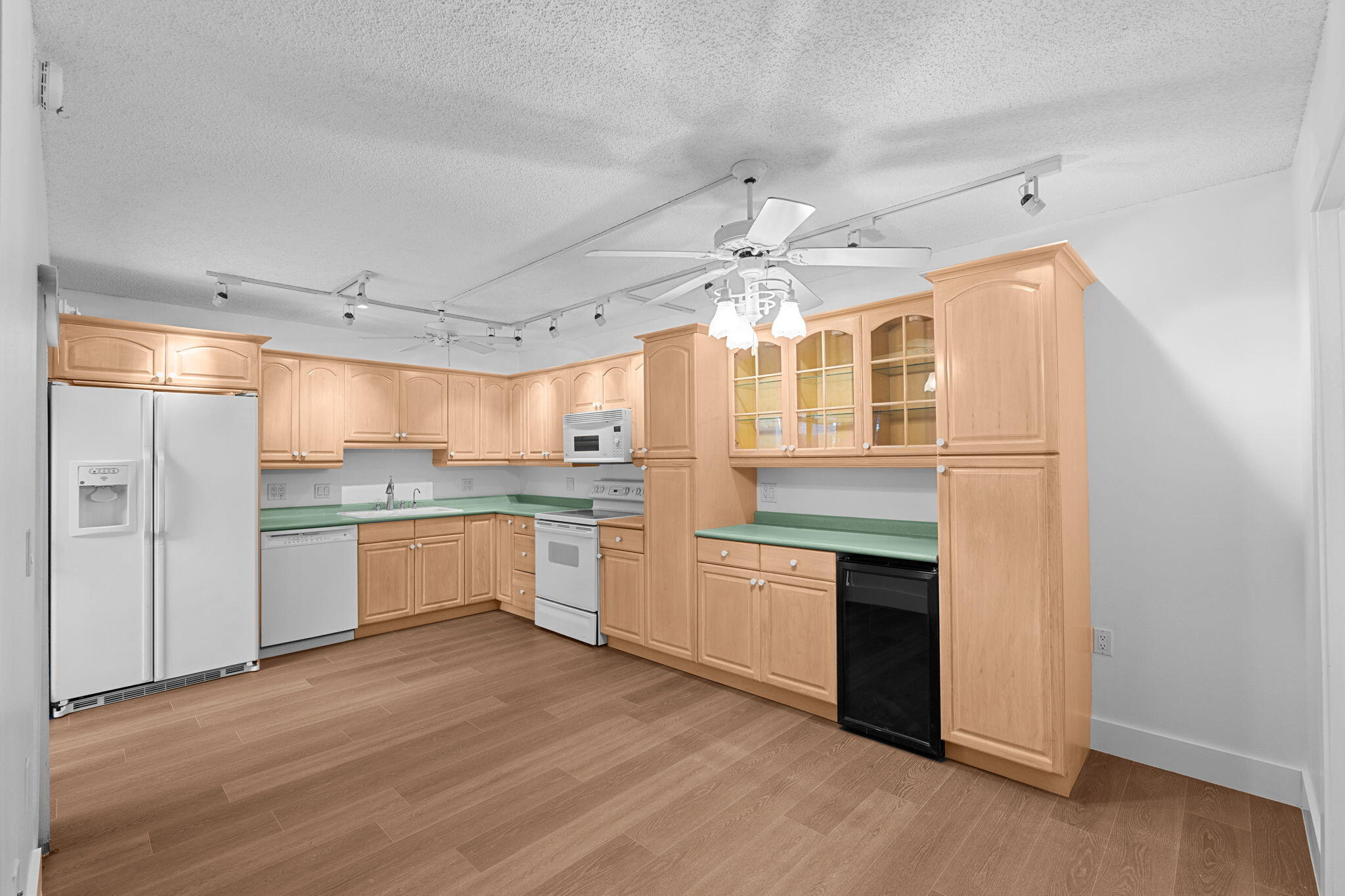 1611 16th, Palm Beach Gardens FL 33418