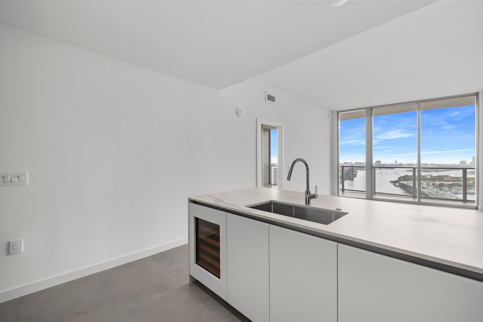 1400 Biscayne #3204, Miami FL 33132