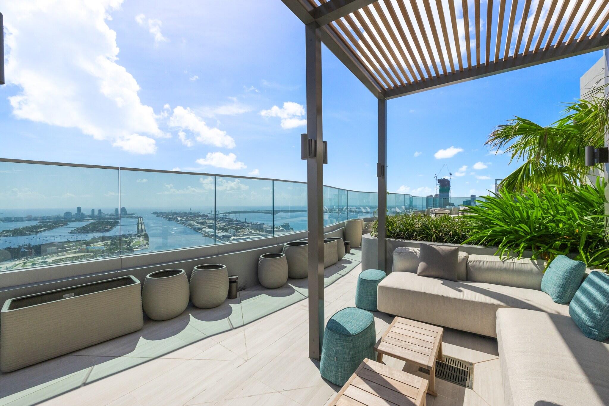 1400 Biscayne #3204, Miami FL 33132