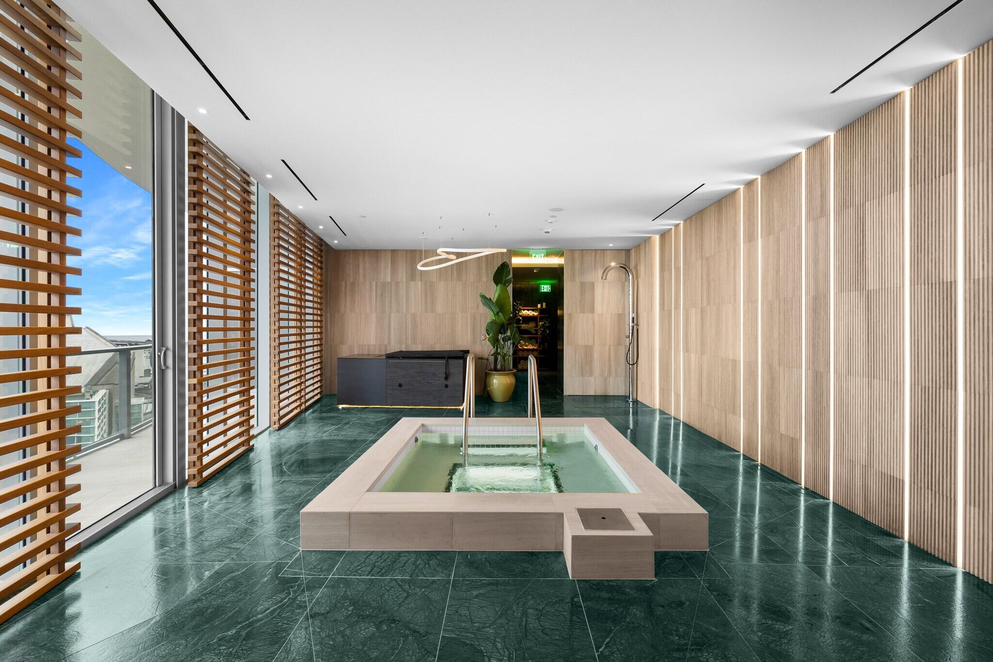 1400 Biscayne #3204, Miami FL 33132