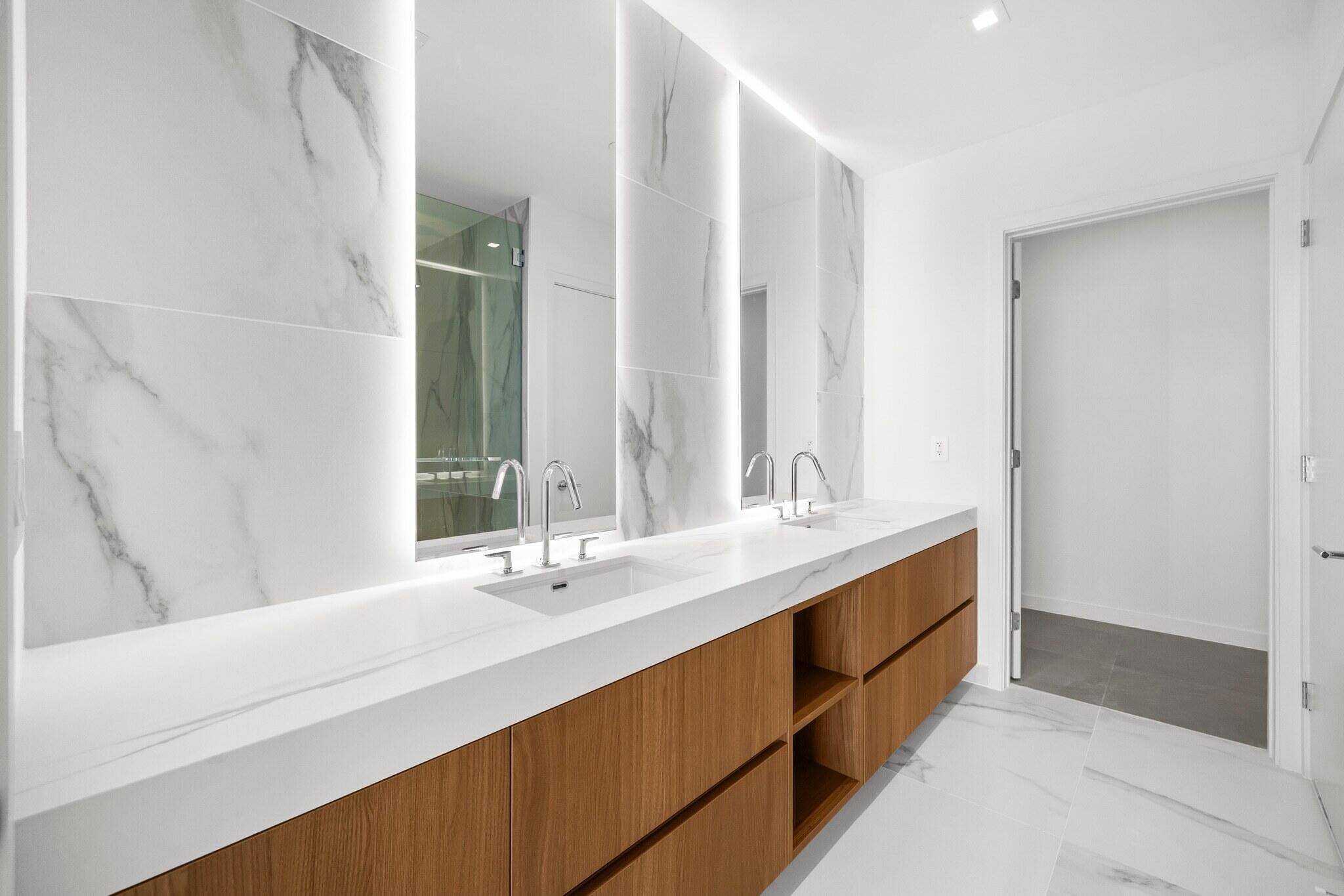 1400 Biscayne #3204, Miami FL 33132