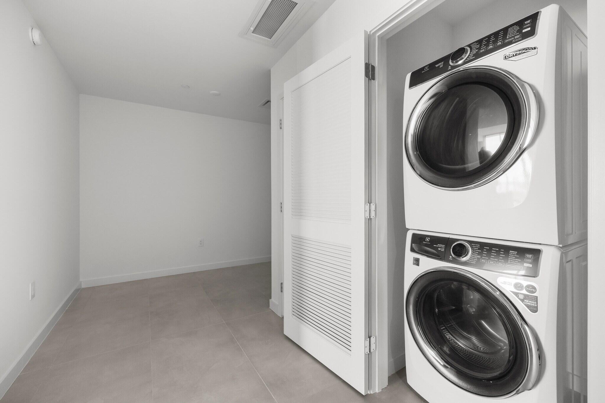 1400 Biscayne #3204, Miami FL 33132