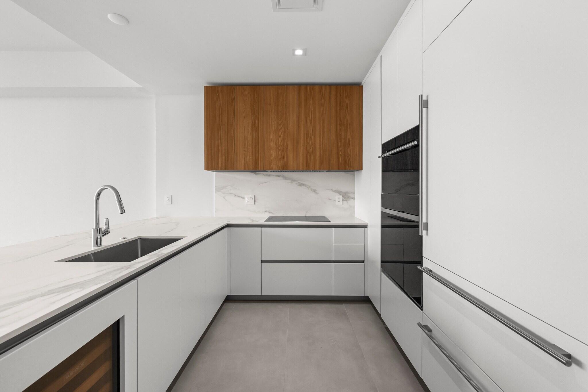 1400 Biscayne #3204, Miami FL 33132