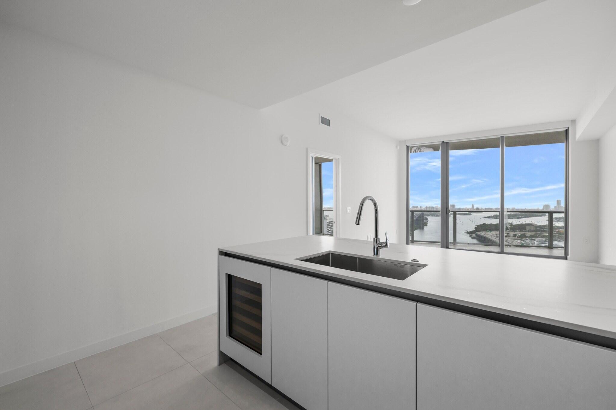 1400 Biscayne #3604, Miami FL 33132