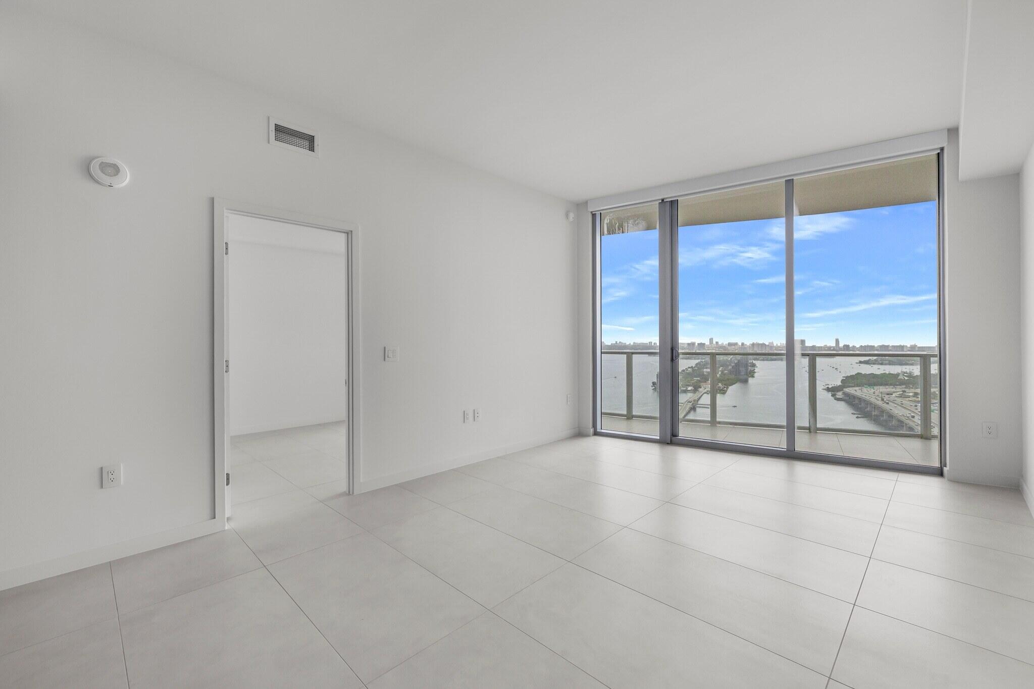 1400 Biscayne #3604, Miami FL 33132