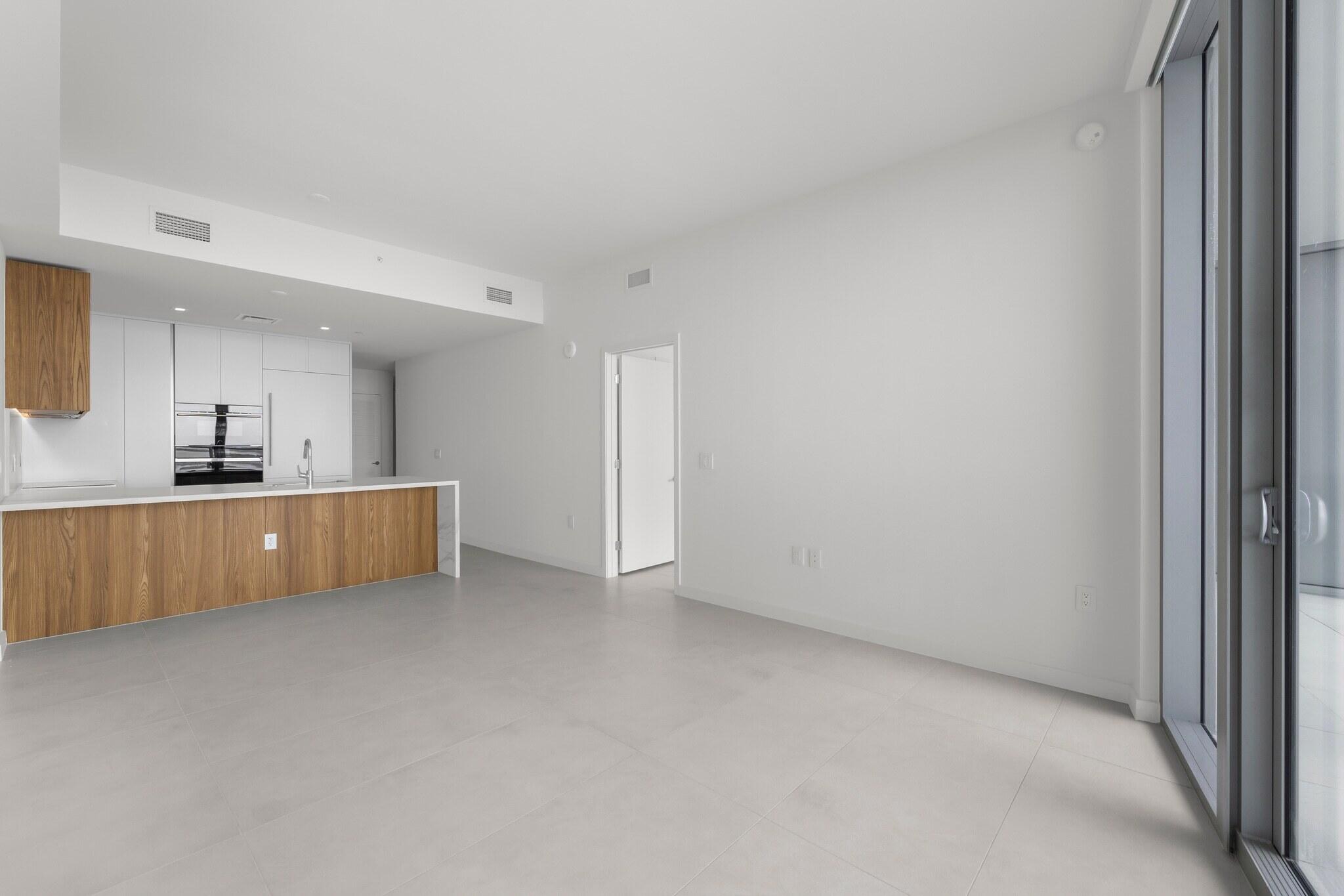 1400 Biscayne #3604, Miami FL 33132