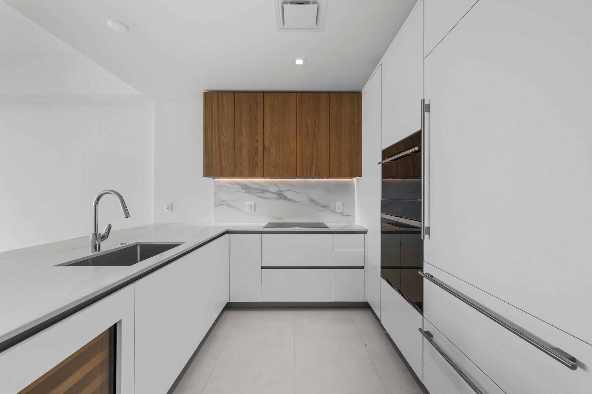 1400 Biscayne #3604, Miami FL 33132