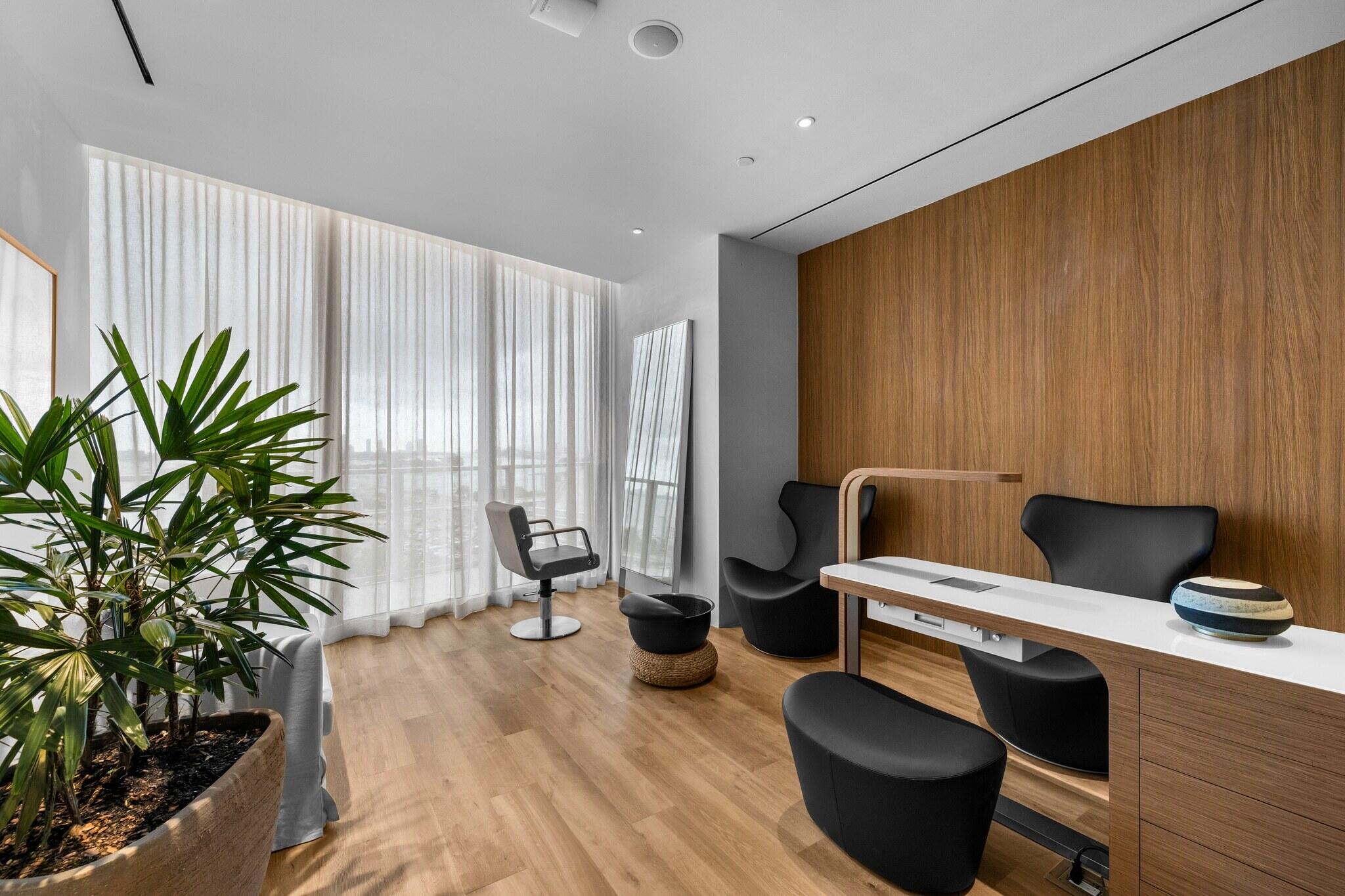 1400 Biscayne #3604, Miami FL 33132