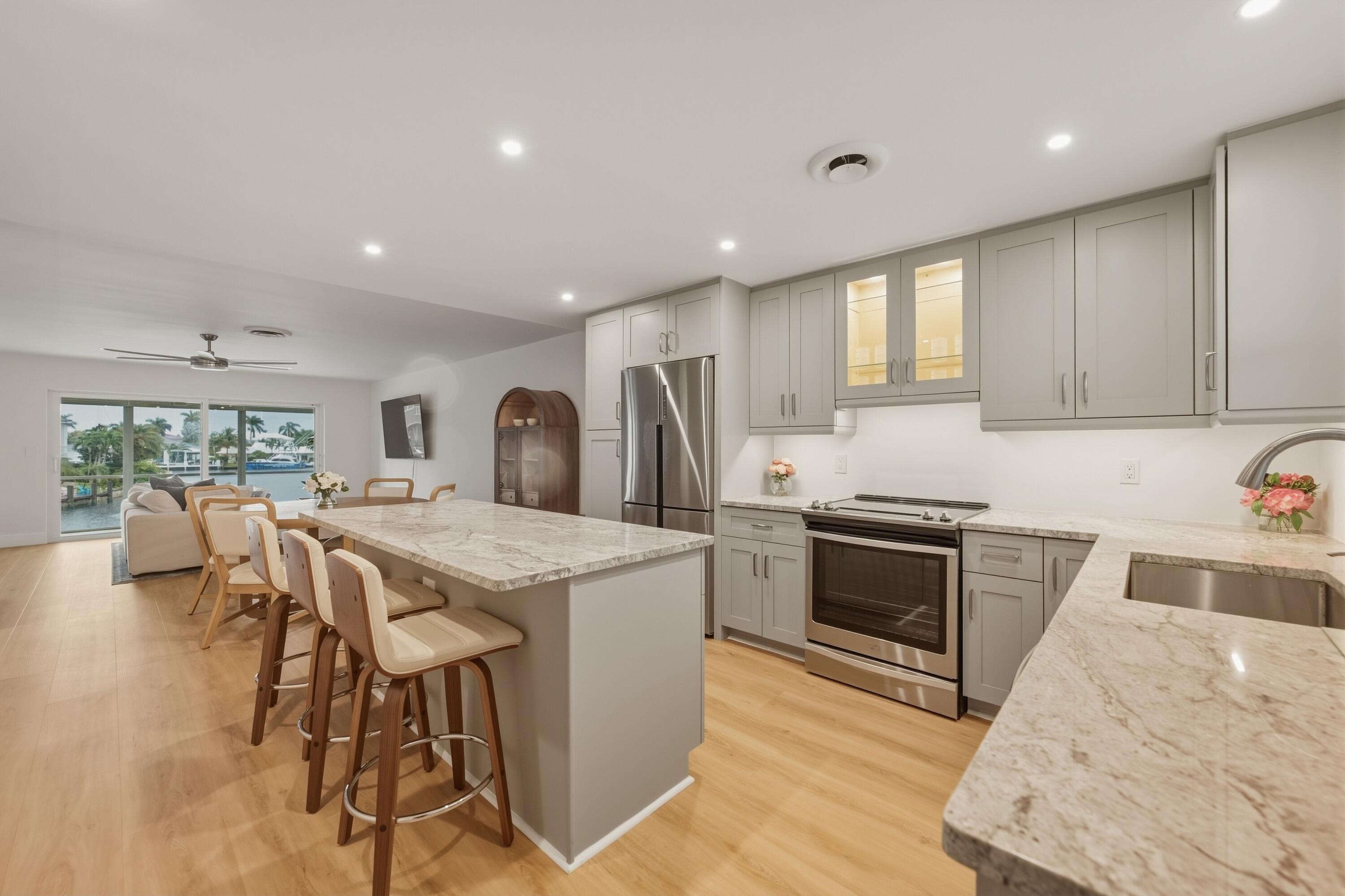 2330 NE 36th #11, Lighthouse Point FL 33064