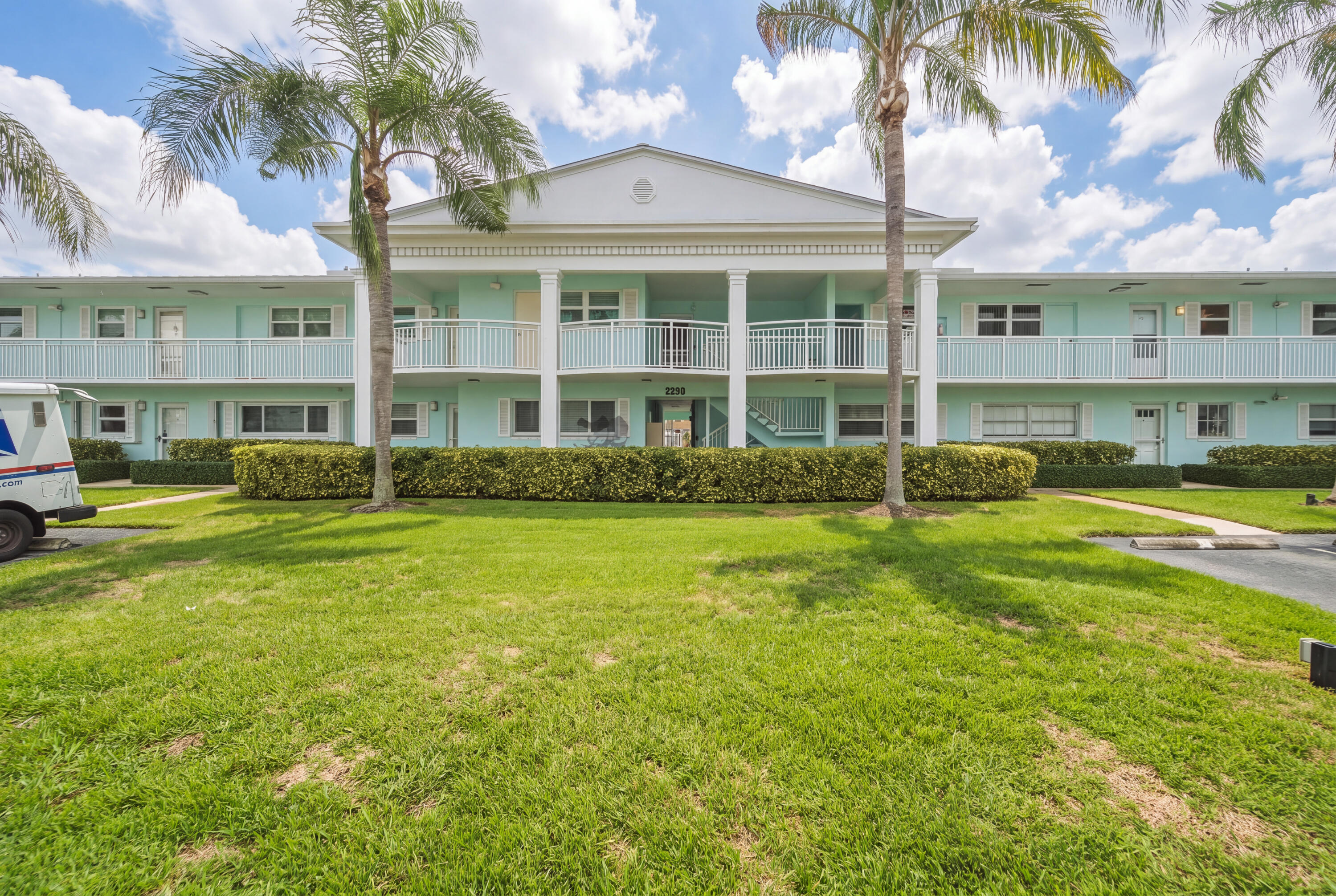 2330 NE 36th #11, Lighthouse Point FL 33064
