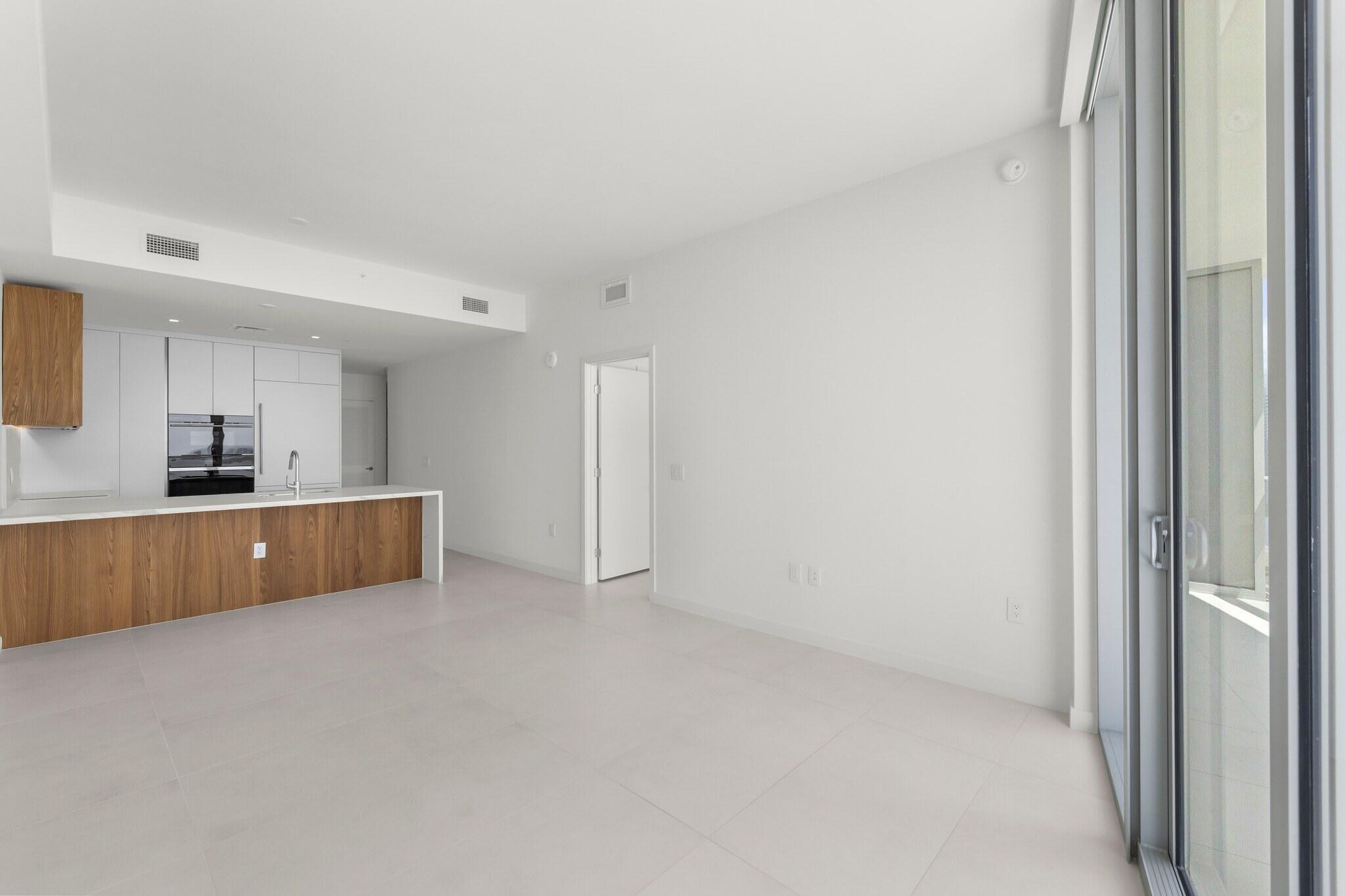 1400 Biscayne #2904, Miami FL 33132