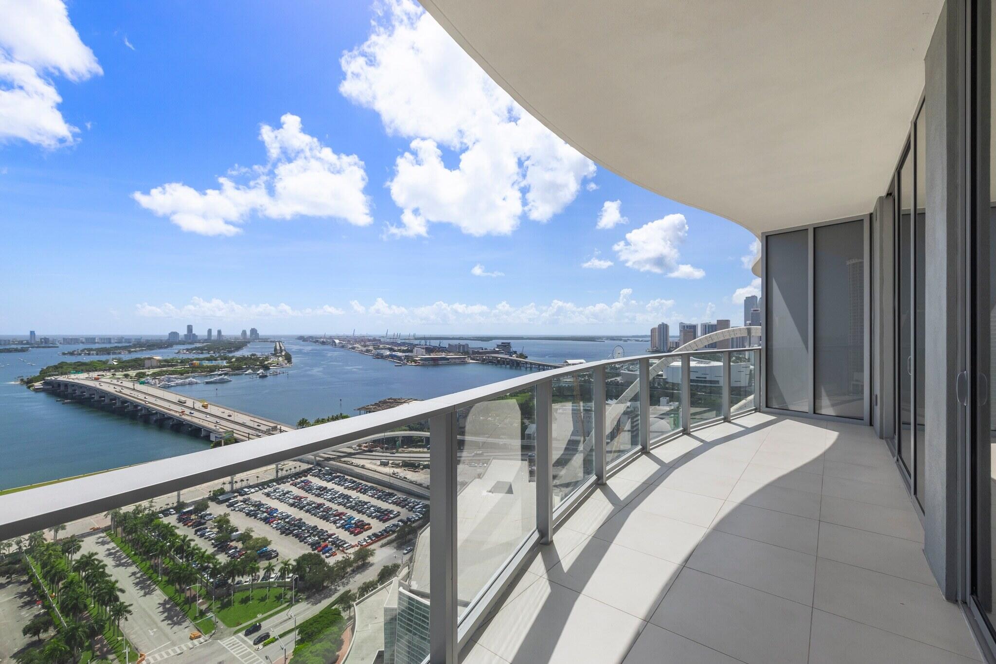 1400 Biscayne #2904, Miami FL 33132