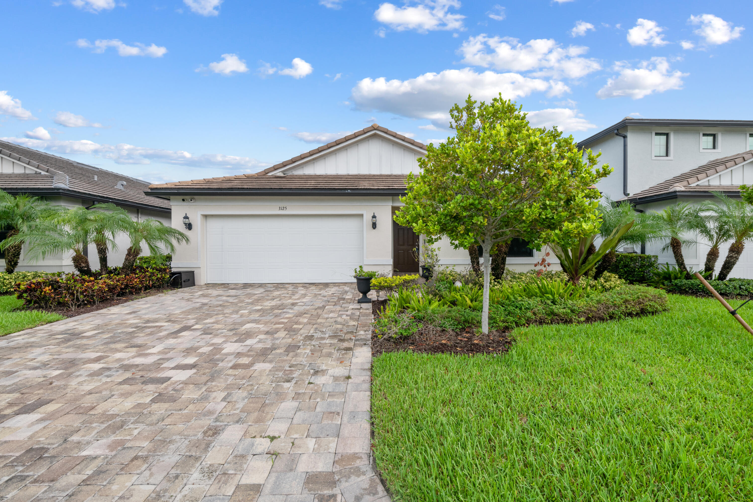 3125 BUTTONWOOD, Lauderdale Lakes FL 33311