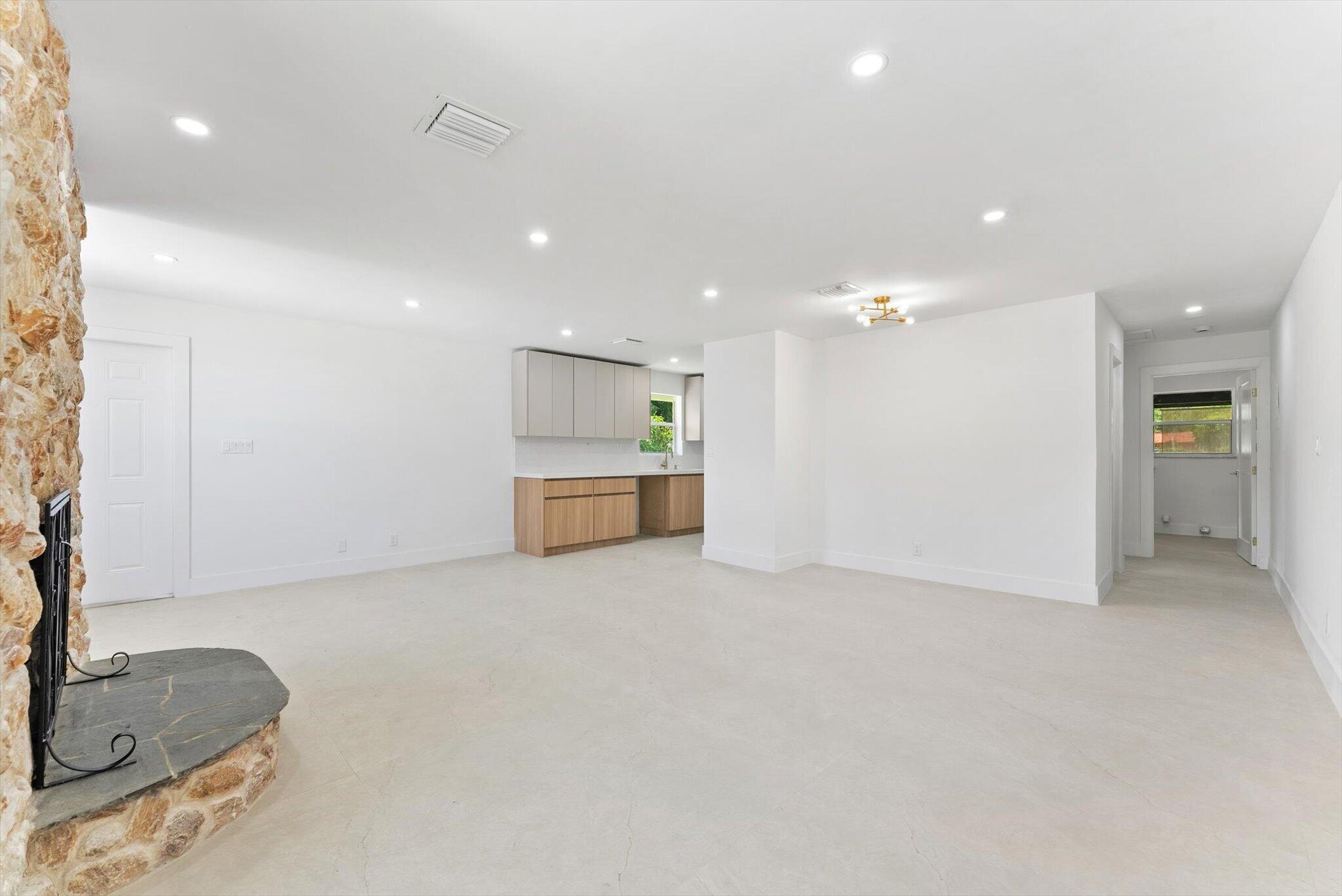 6873 S PLYMOUTH, Lake Worth FL 33462