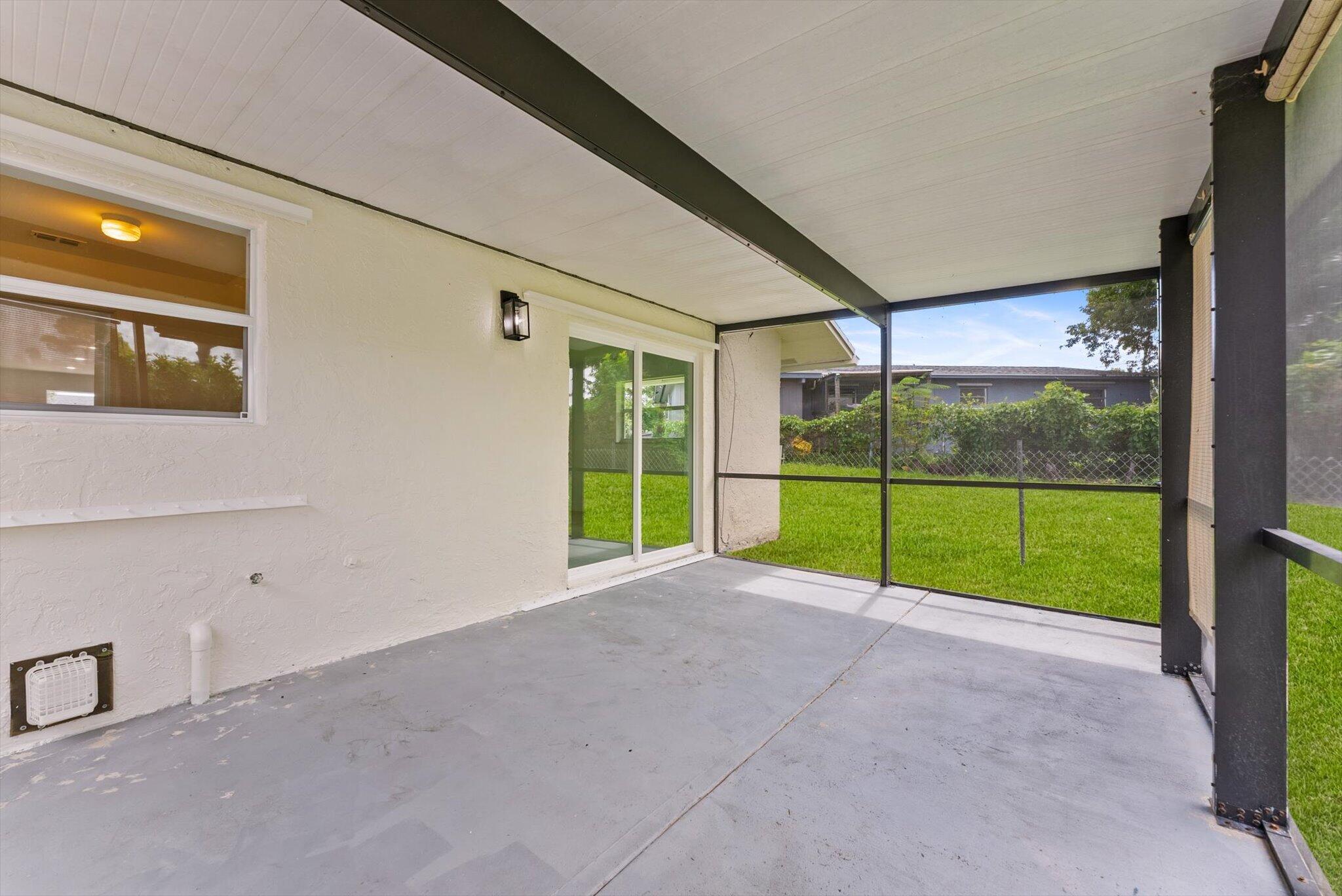 6873 S PLYMOUTH, Lake Worth FL 33462