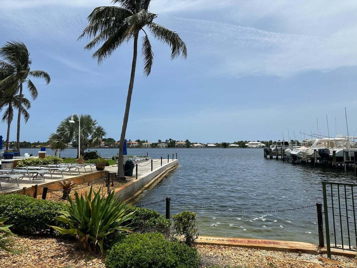 103 Yacht Club #104, Hypoluxo FL 33462