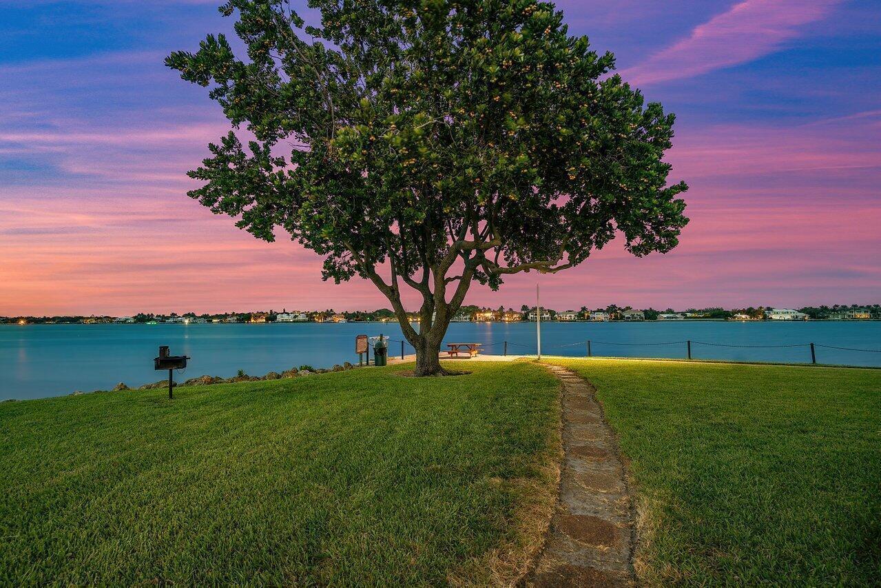 103 Yacht Club #104, Hypoluxo FL 33462