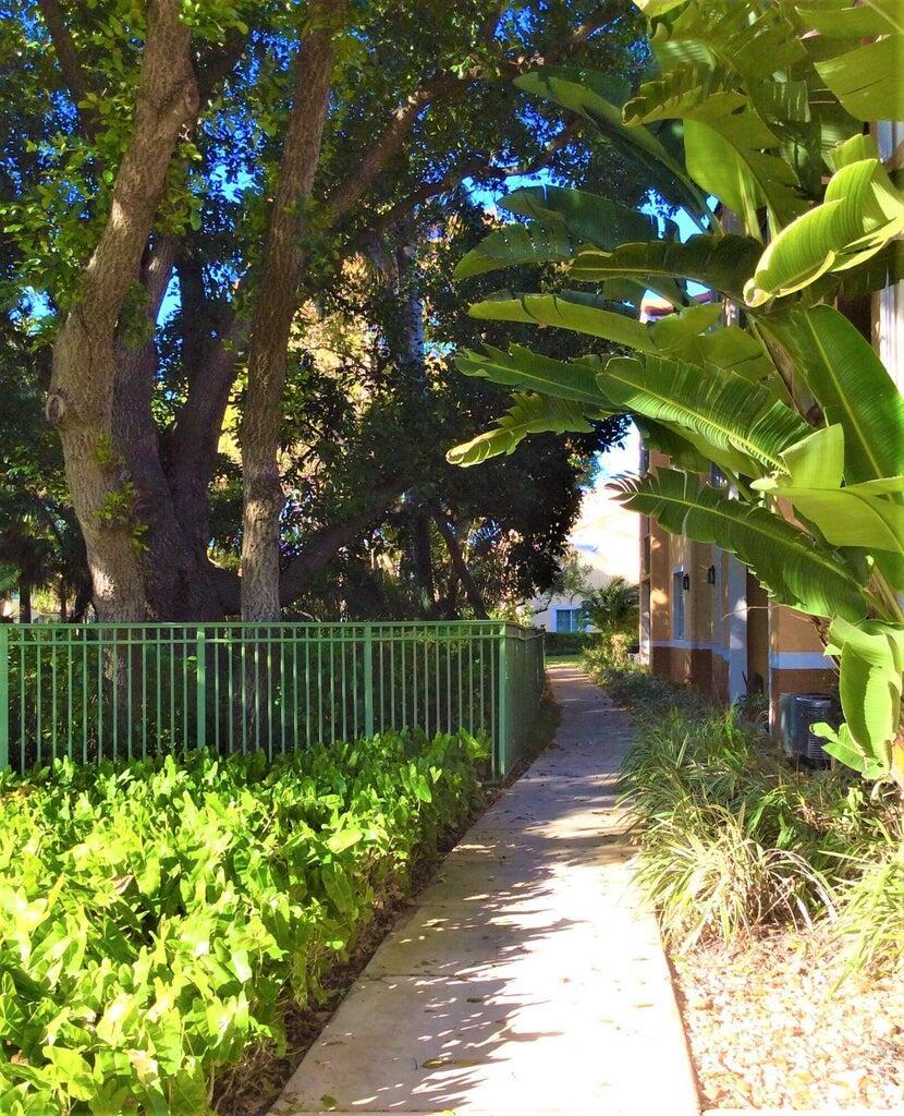 103 Yacht Club #104, Hypoluxo FL 33462