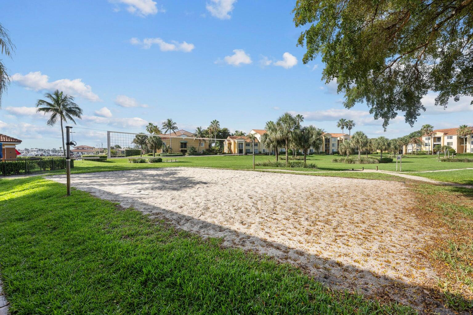 103 Yacht Club #104, Hypoluxo FL 33462