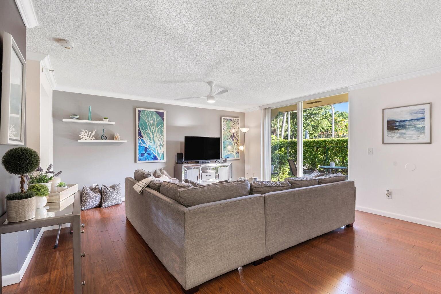 103 Yacht Club #104, Hypoluxo FL 33462