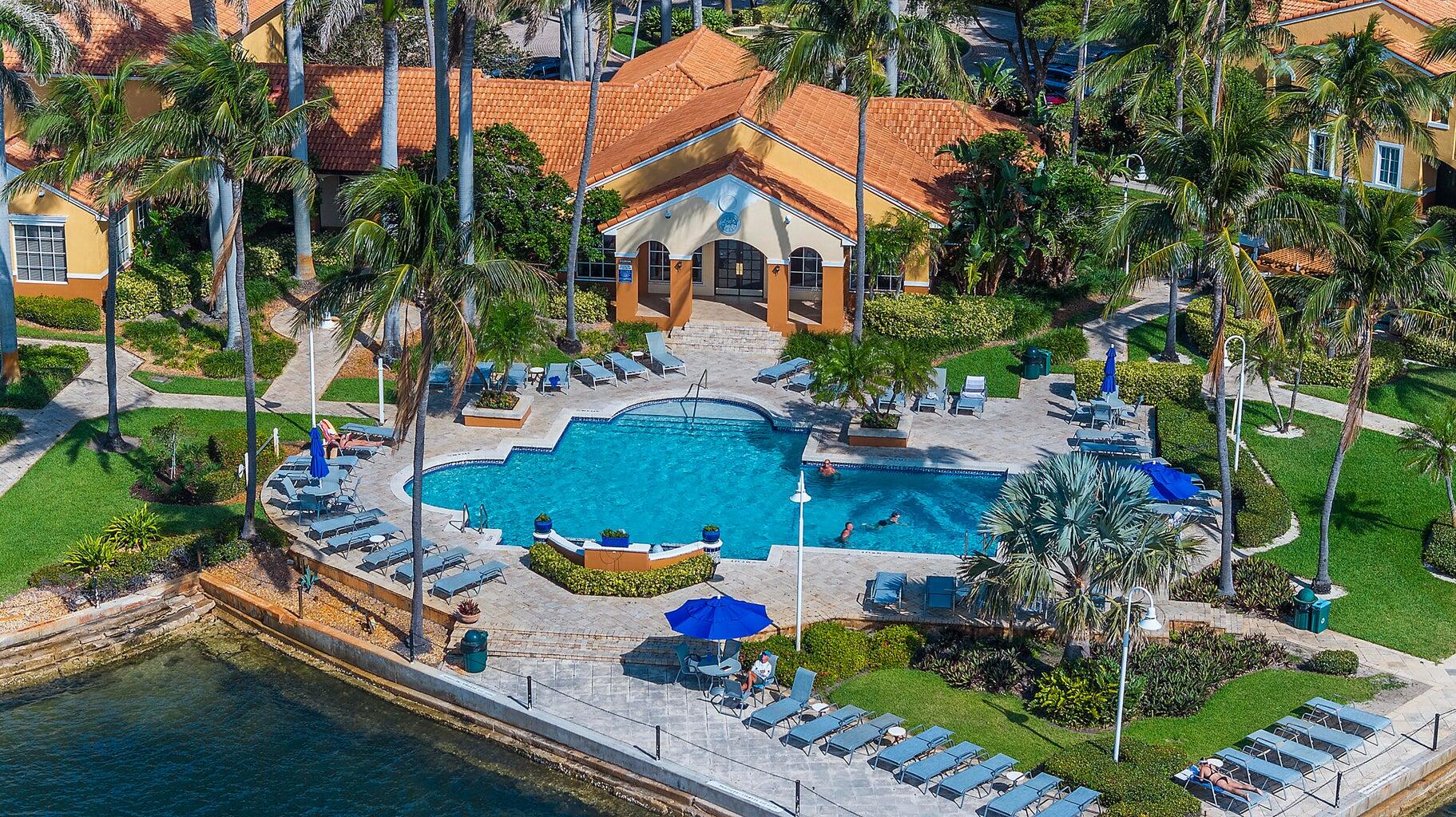 103 Yacht Club #104, Hypoluxo FL 33462