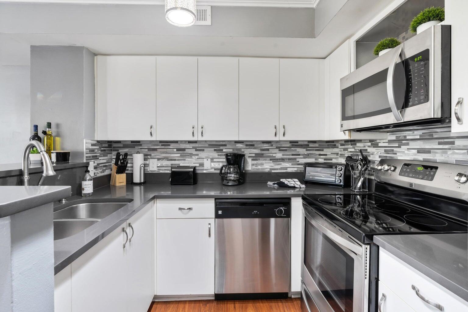 103 Yacht Club #104, Hypoluxo FL 33462