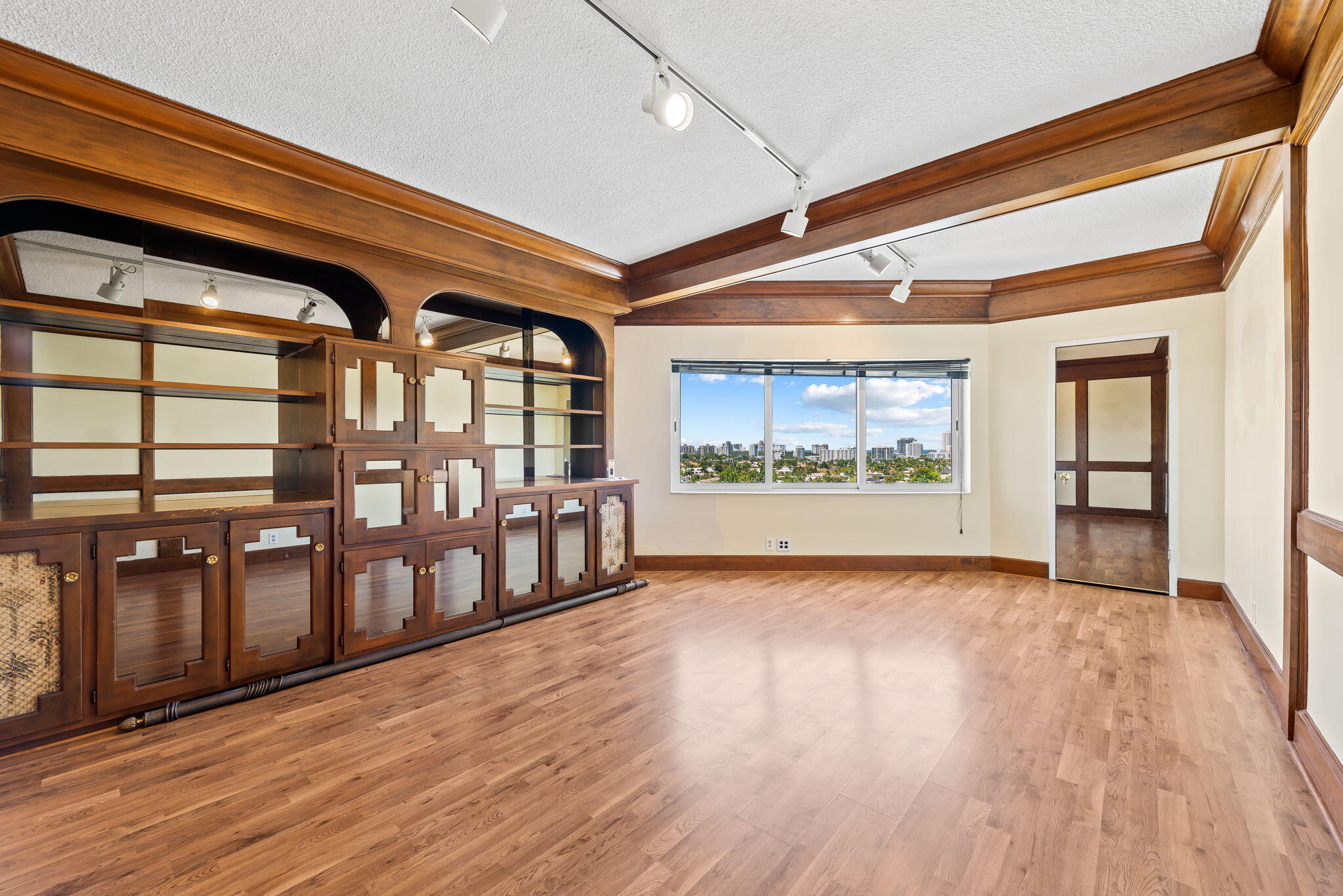 333 SUNSET #1008, Fort Lauderdale FL 33301
