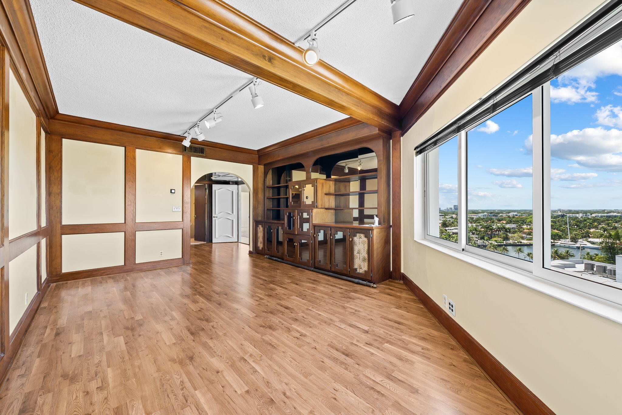 333 SUNSET #1008, Fort Lauderdale FL 33301