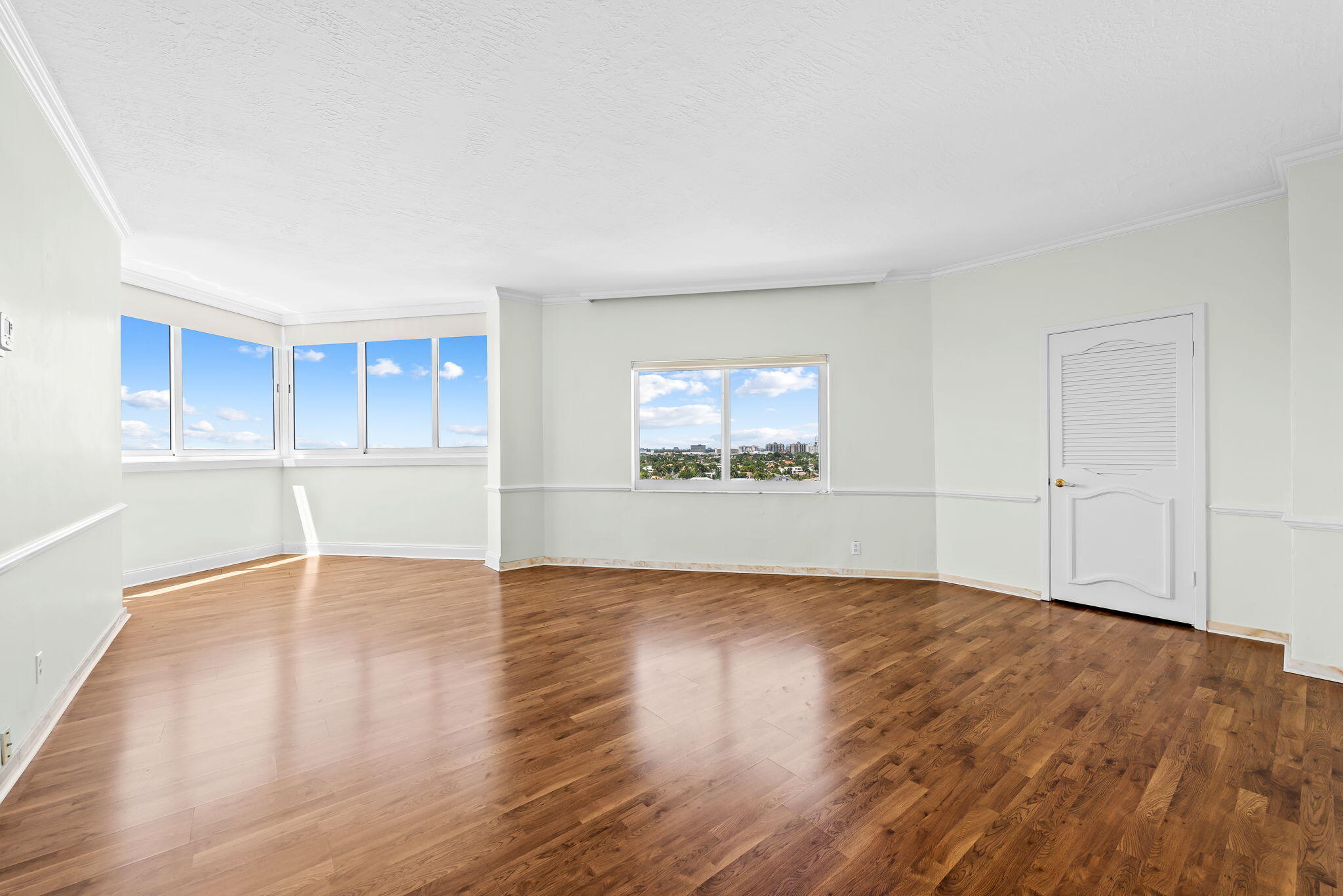 333 SUNSET #1008, Fort Lauderdale FL 33301