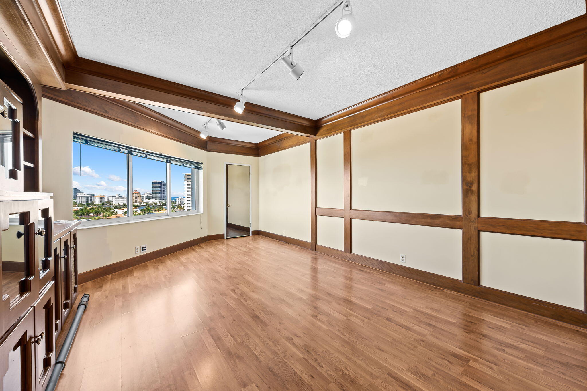 333 SUNSET #1008, Fort Lauderdale FL 33301