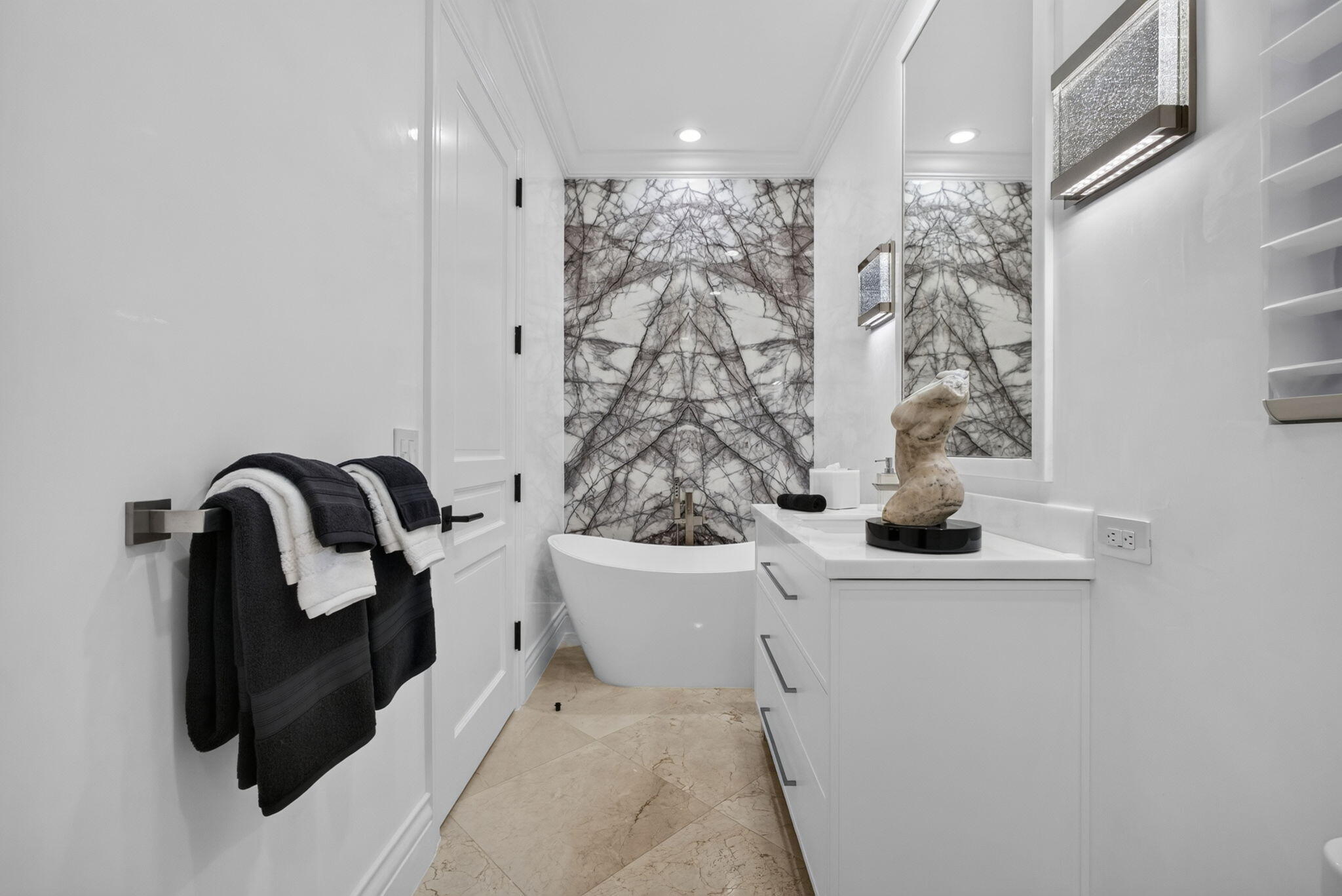 213 Via Palacio, Palm Beach Gardens FL 33418