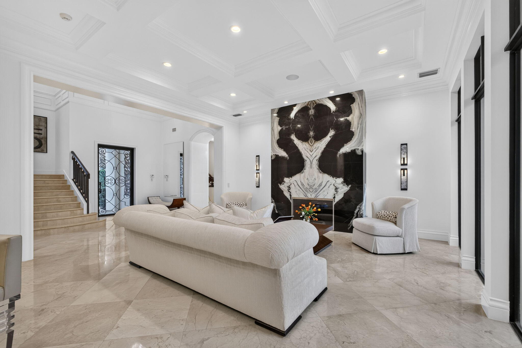 213 Via Palacio, Palm Beach Gardens FL 33418