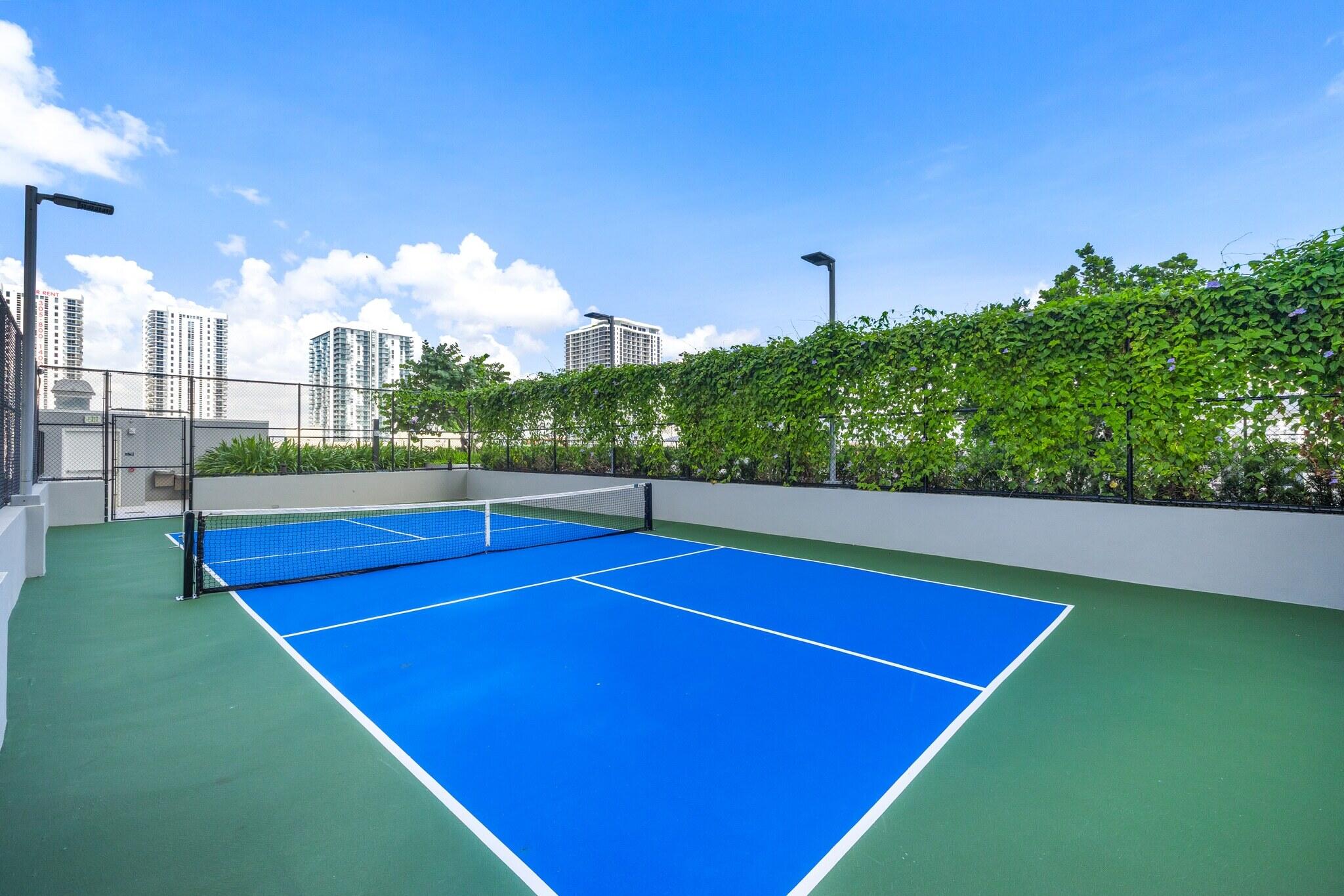 1400 Biscayne #3607, Miami FL 33132