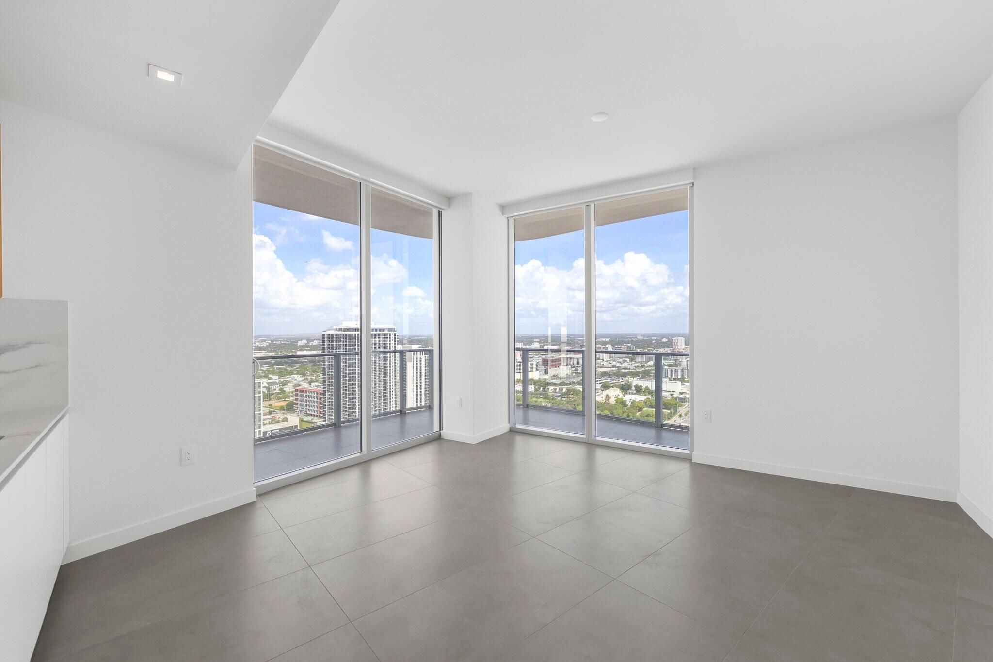 1400 Biscayne #3607, Miami FL 33132