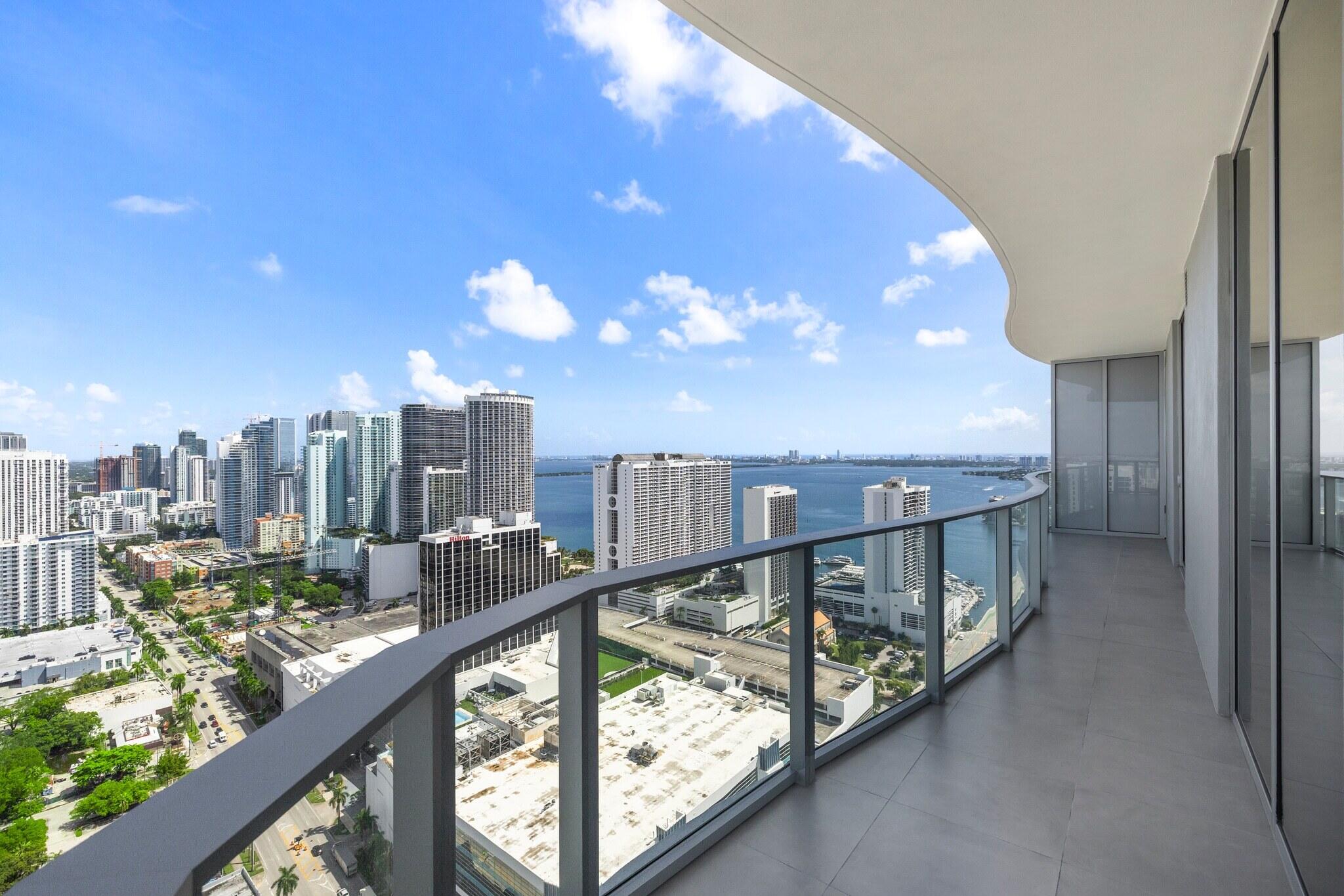 1400 Biscayne #3607, Miami FL 33132