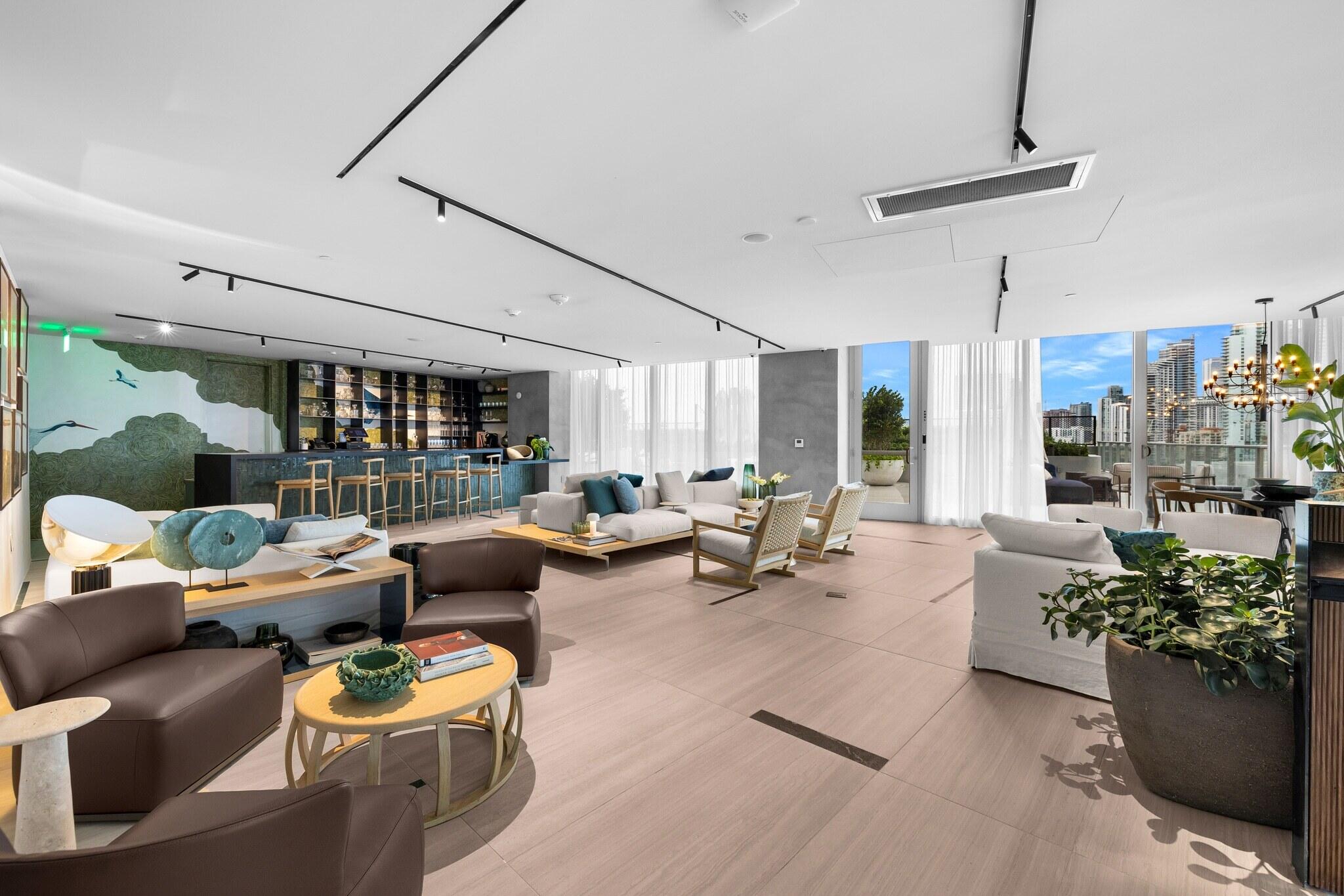 1400 Biscayne #3607, Miami FL 33132