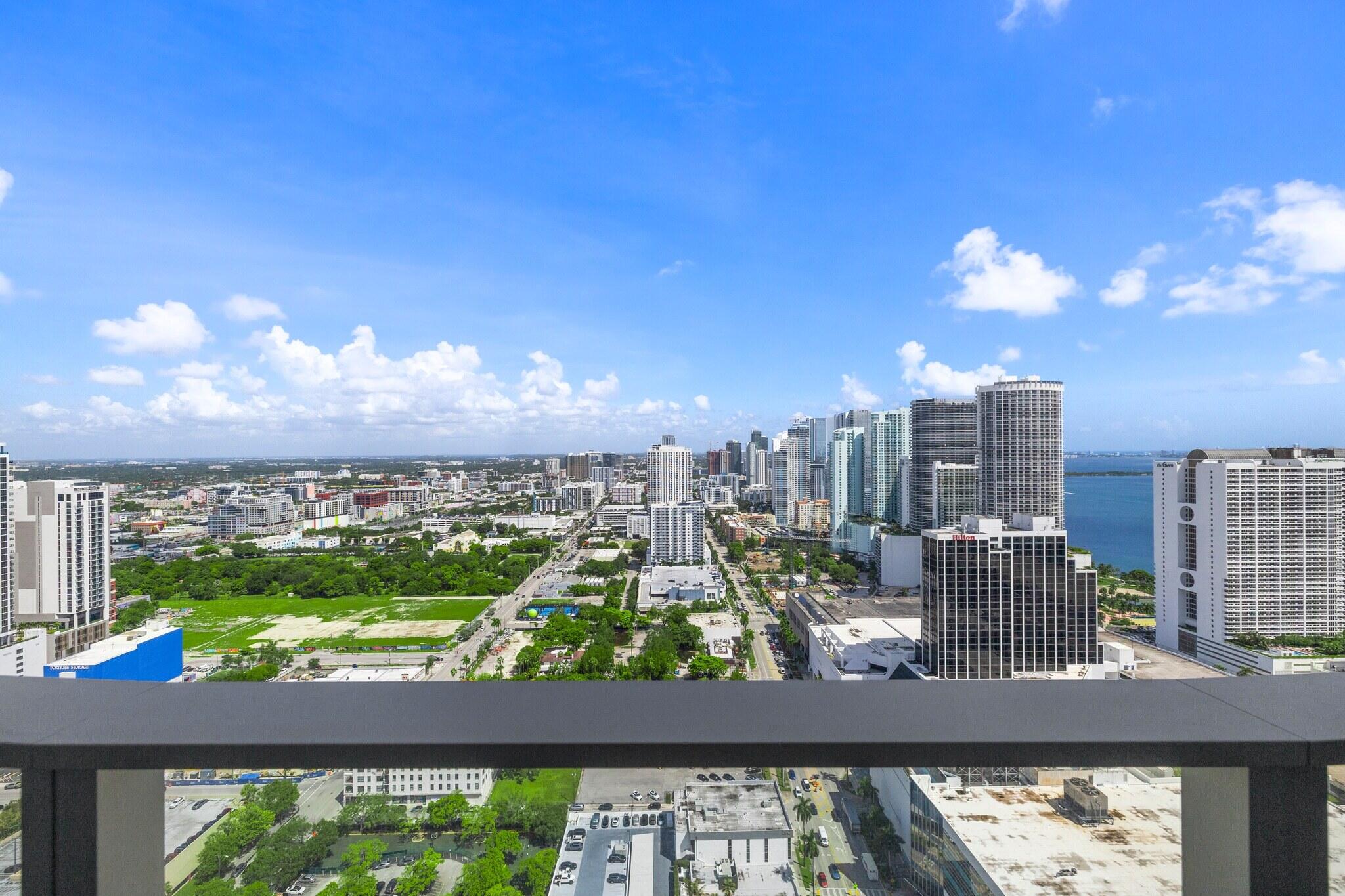 1400 Biscayne #3607, Miami FL 33132