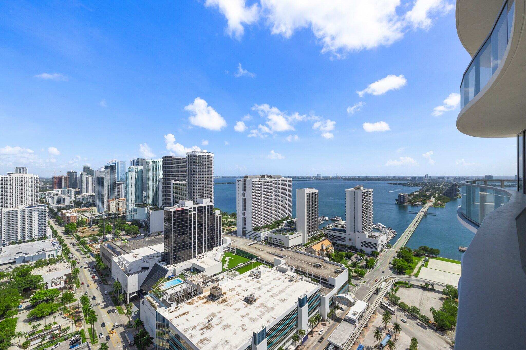 1400 Biscayne #3607, Miami FL 33132