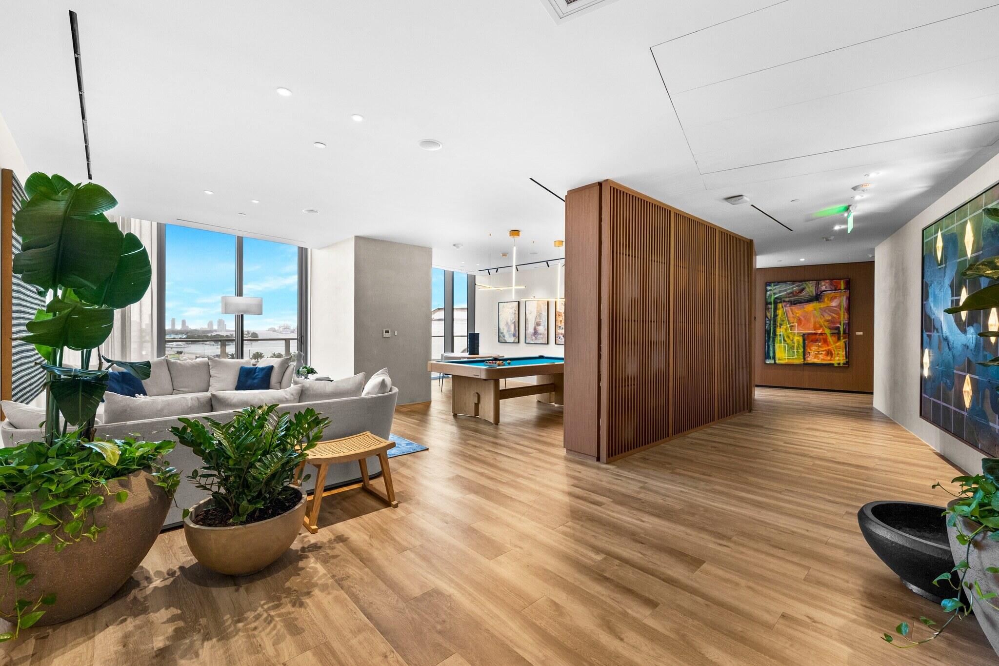 1400 Biscayne #3607, Miami FL 33132